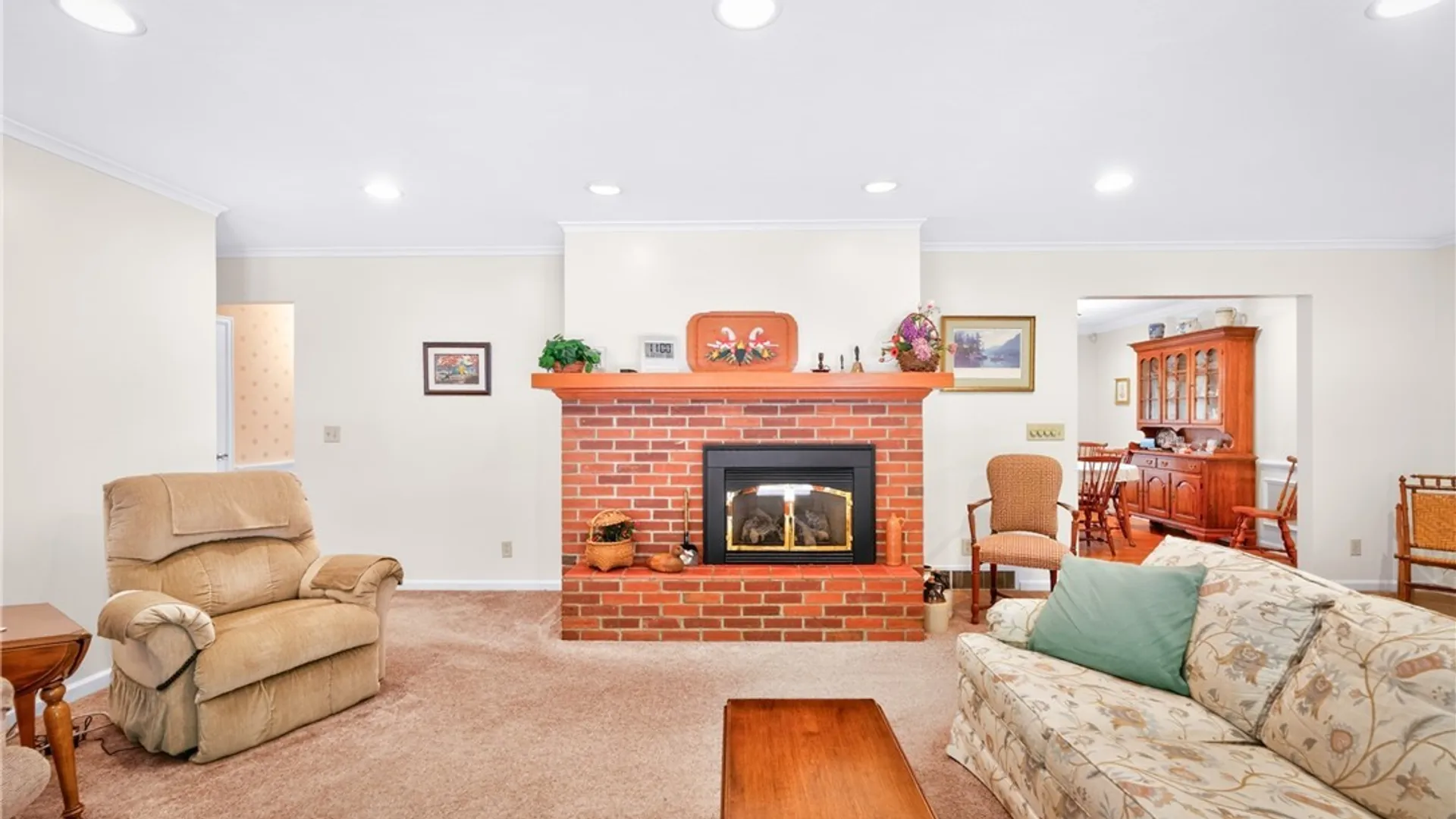 Property at 18 Woodberry Road, New Hartford, NY 13413 21