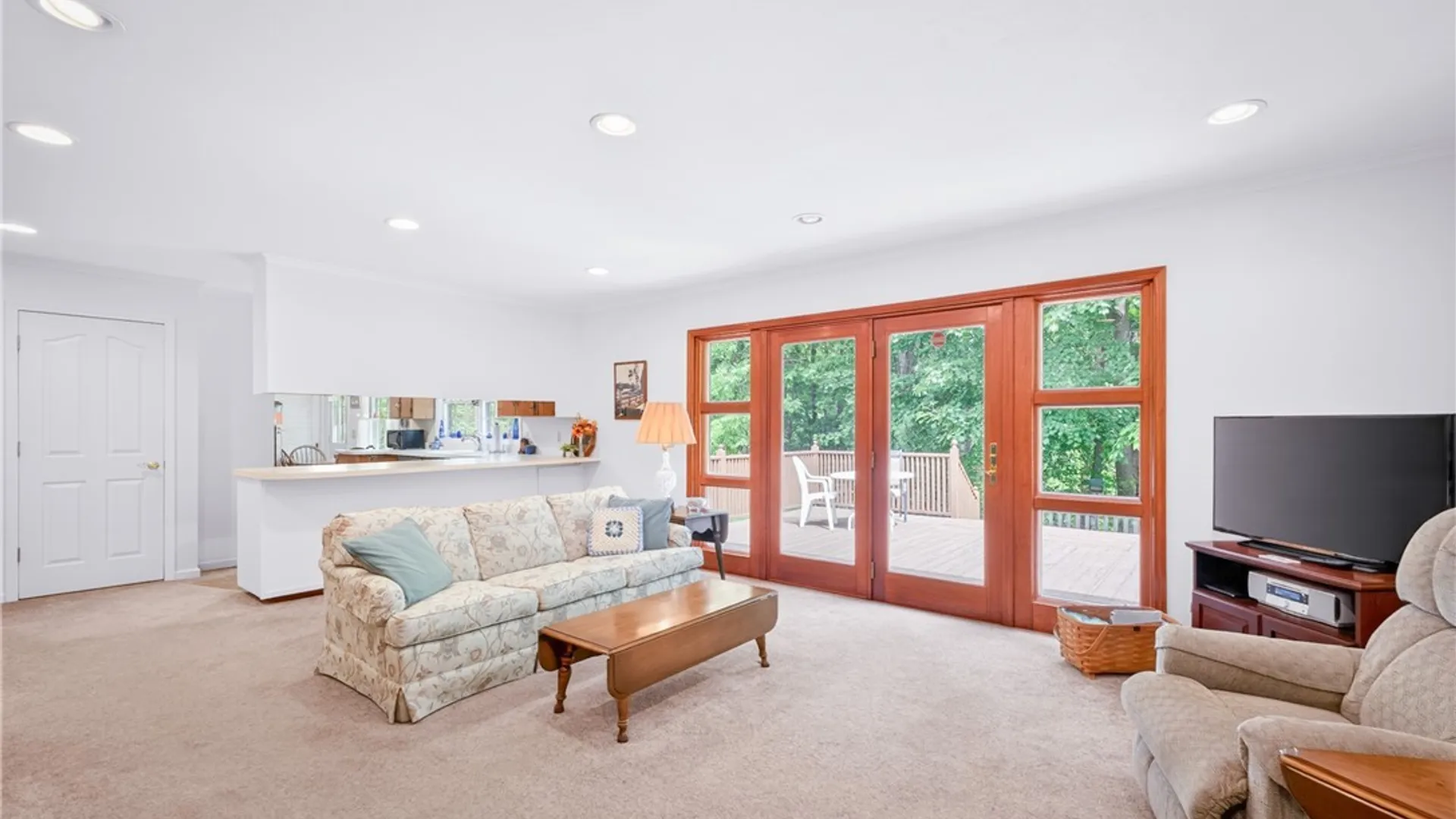 Property at 18 Woodberry Road, New Hartford, NY 13413 22