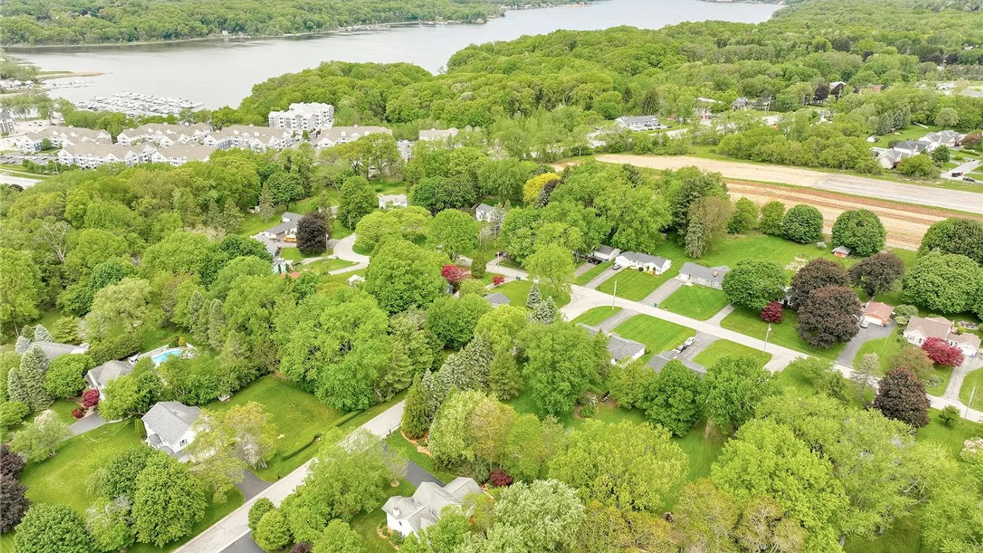Property at 22 Morning Woods Lane, Penfield, NY 14625 45