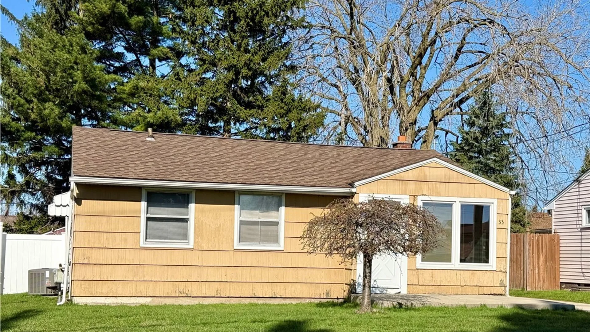Property at 33 S Glidden Street, Cheektowaga, NY 14206 2