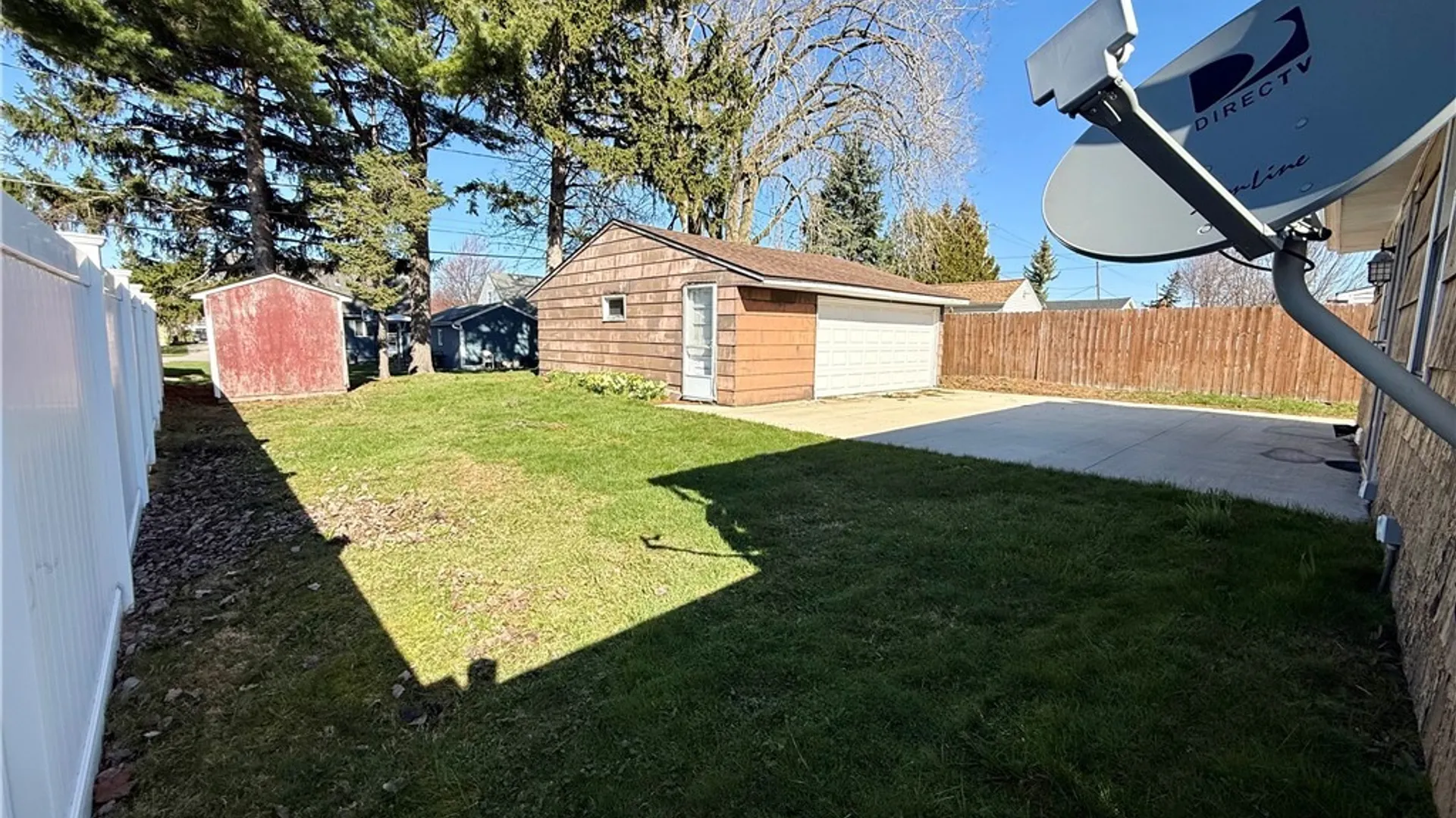 Property at 33 S Glidden Street, Cheektowaga, NY 14206 5