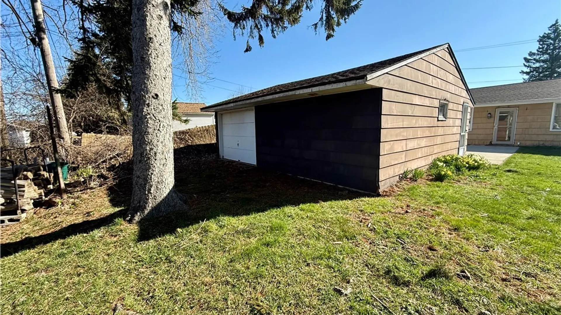 Property at 33 S Glidden Street, Cheektowaga, NY 14206 6