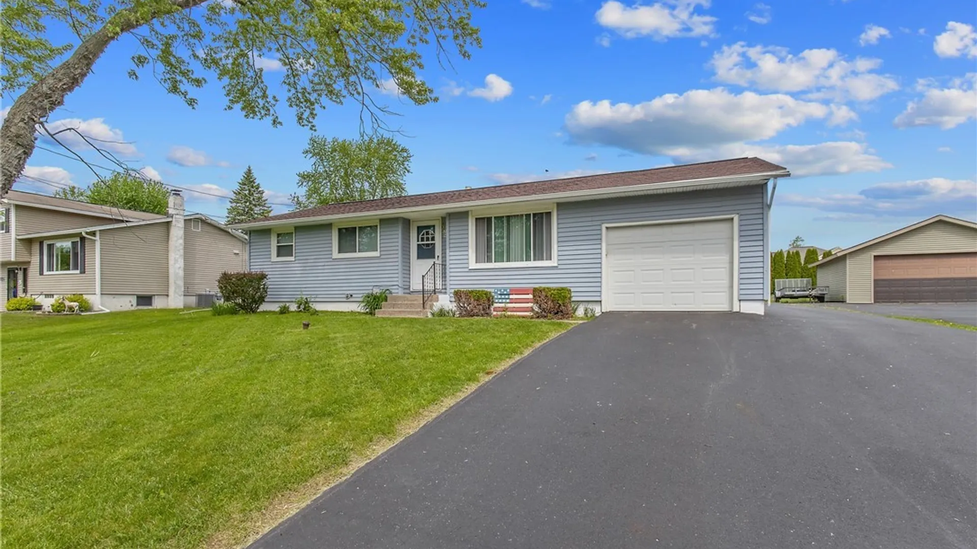 Property at 8326 Doreen Avenue, Cicero, NY 13039 3