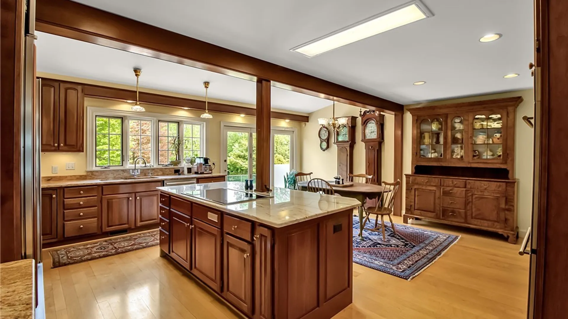 Property at 19 Shelbourne Court, Amherst, NY 14221 10