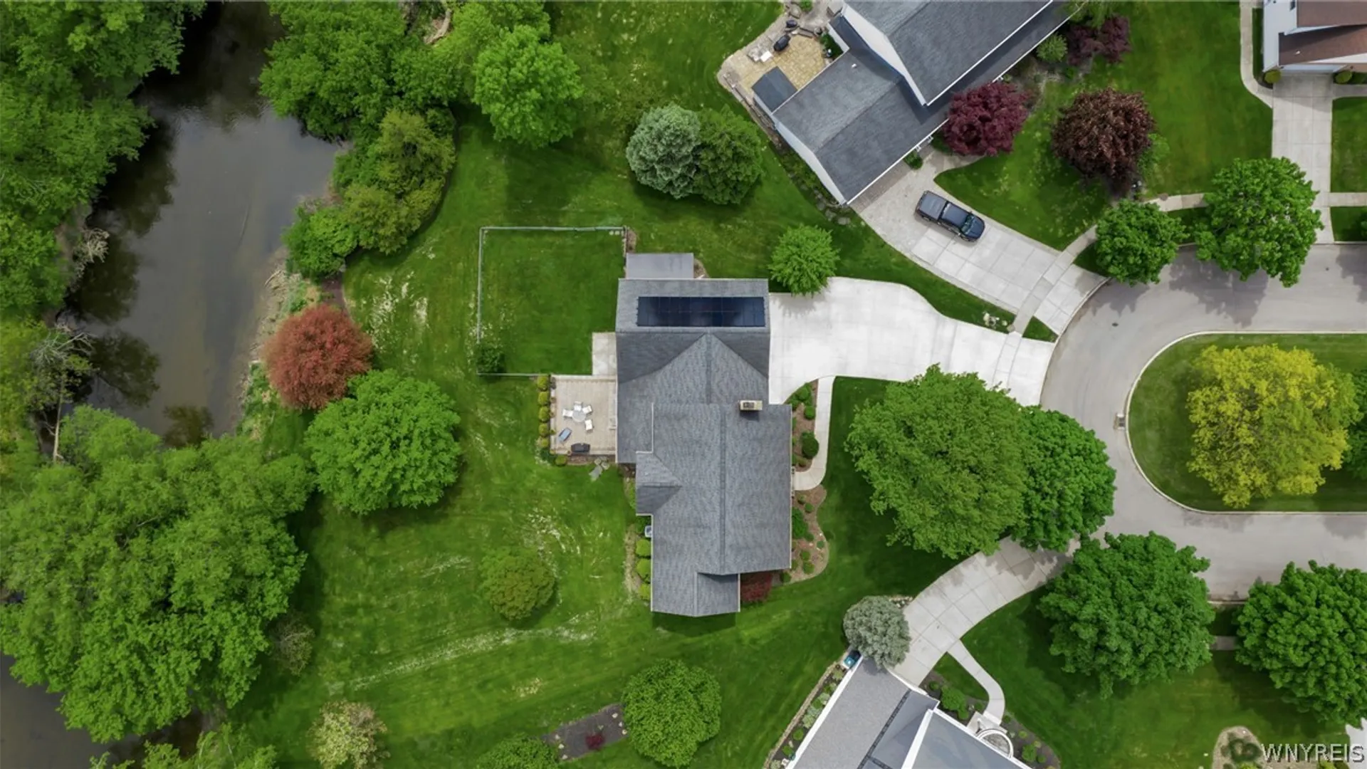 Property at 19 Shelbourne Court, Amherst, NY 14221 6