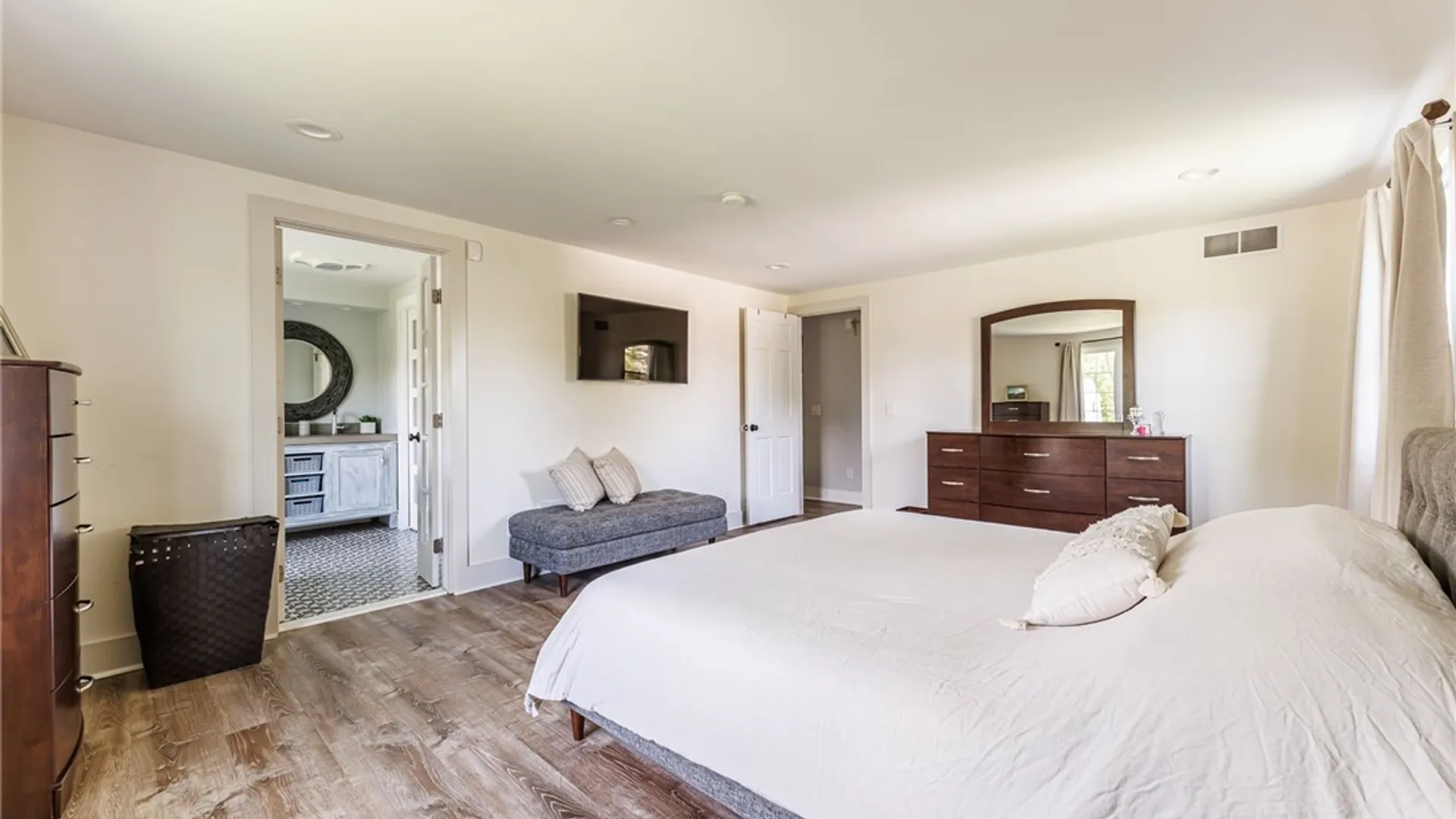 Property at 14 Northfield Gate, Pittsford, NY 14534 29
