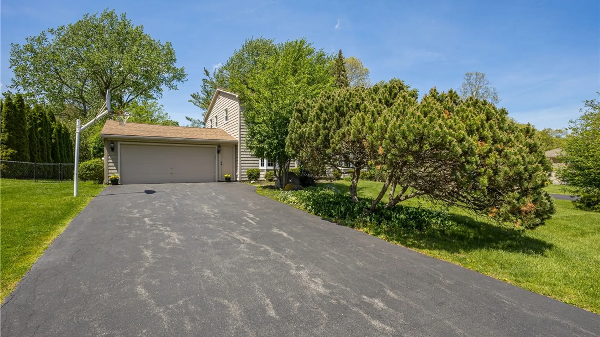 Property at 14 Northfield Gate, Pittsford, NY 14534 3