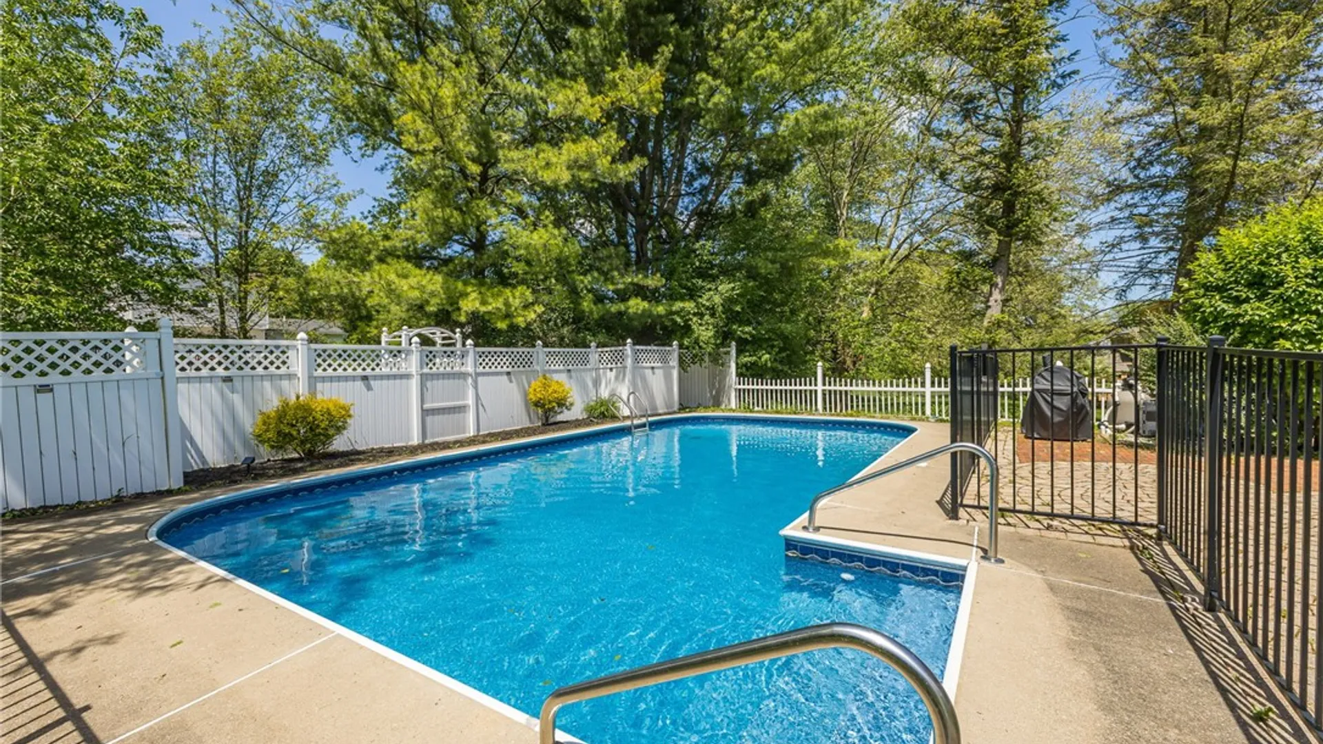 Property at 14 Northfield Gate, Pittsford, NY 14534 49