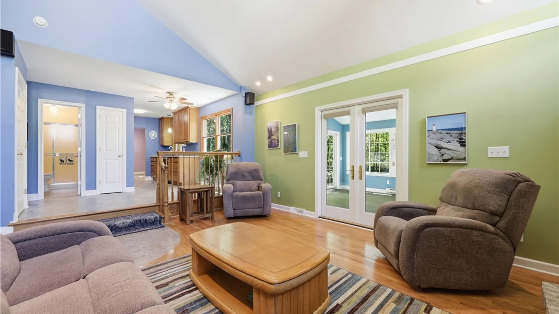 Property at 100 Bramhill Court, Amherst, NY 14051 17