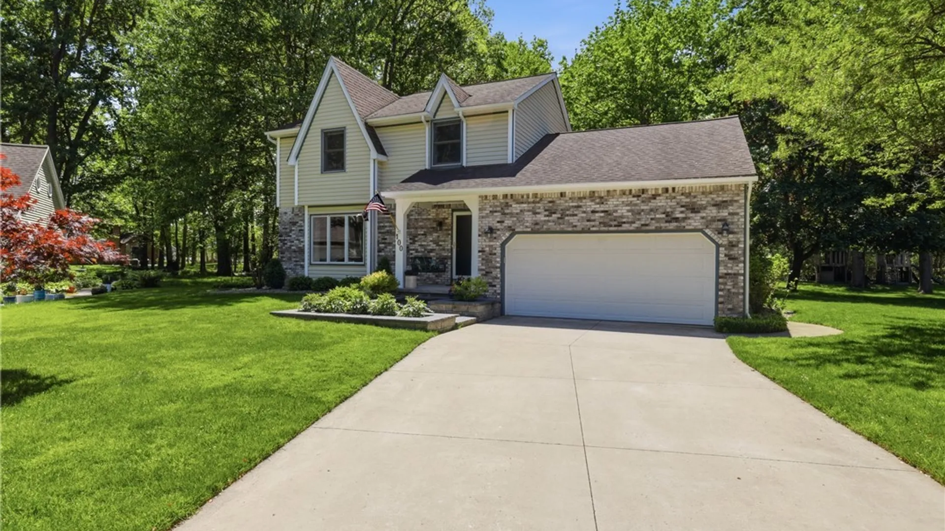 Property at 100 Bramhill Court, Amherst, NY 14051 2