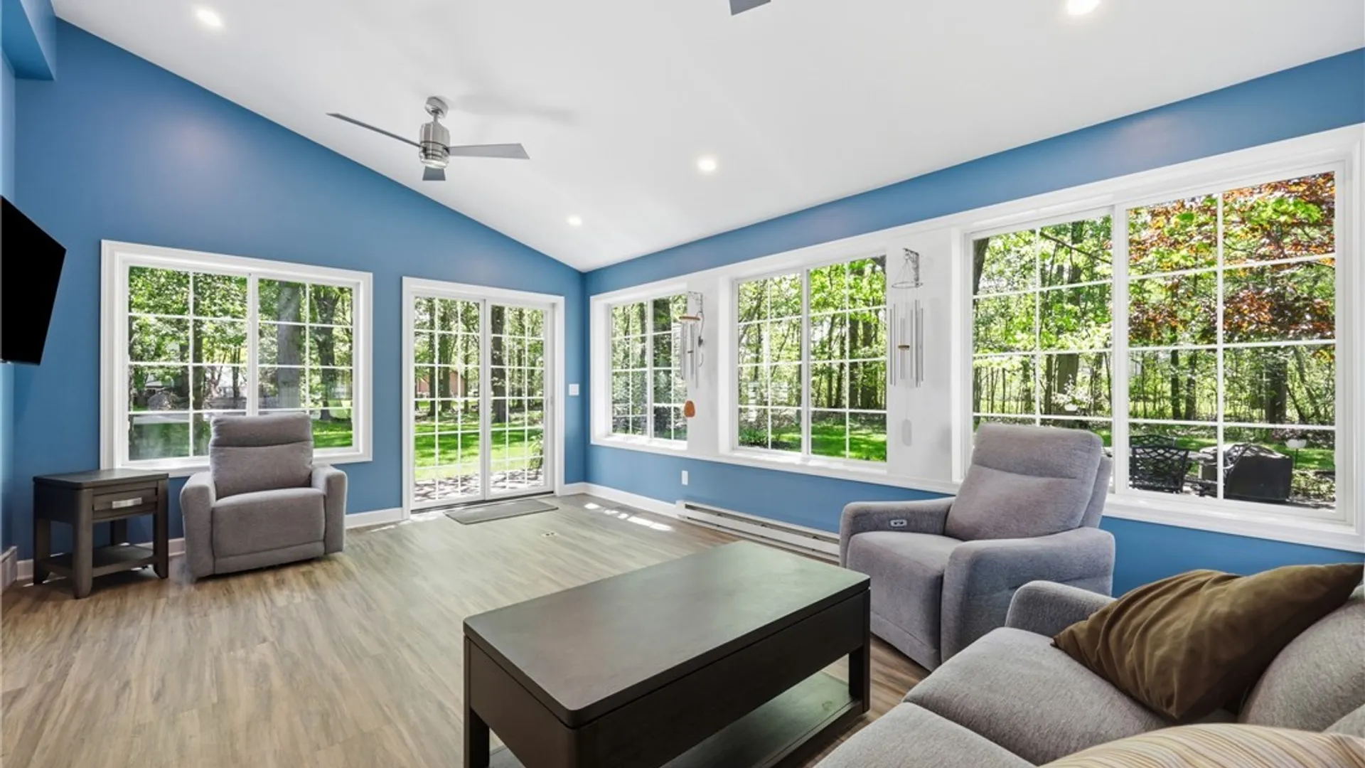Property at 100 Bramhill Court, Amherst, NY 14051 20