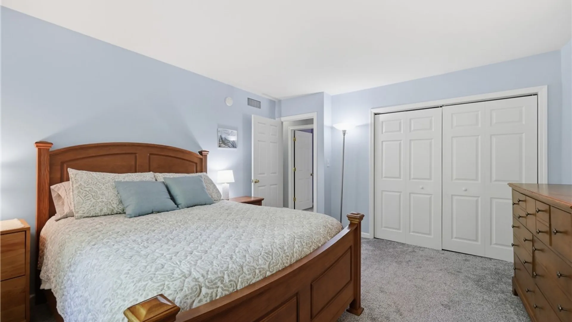 Property at 100 Bramhill Court, Amherst, NY 14051 25