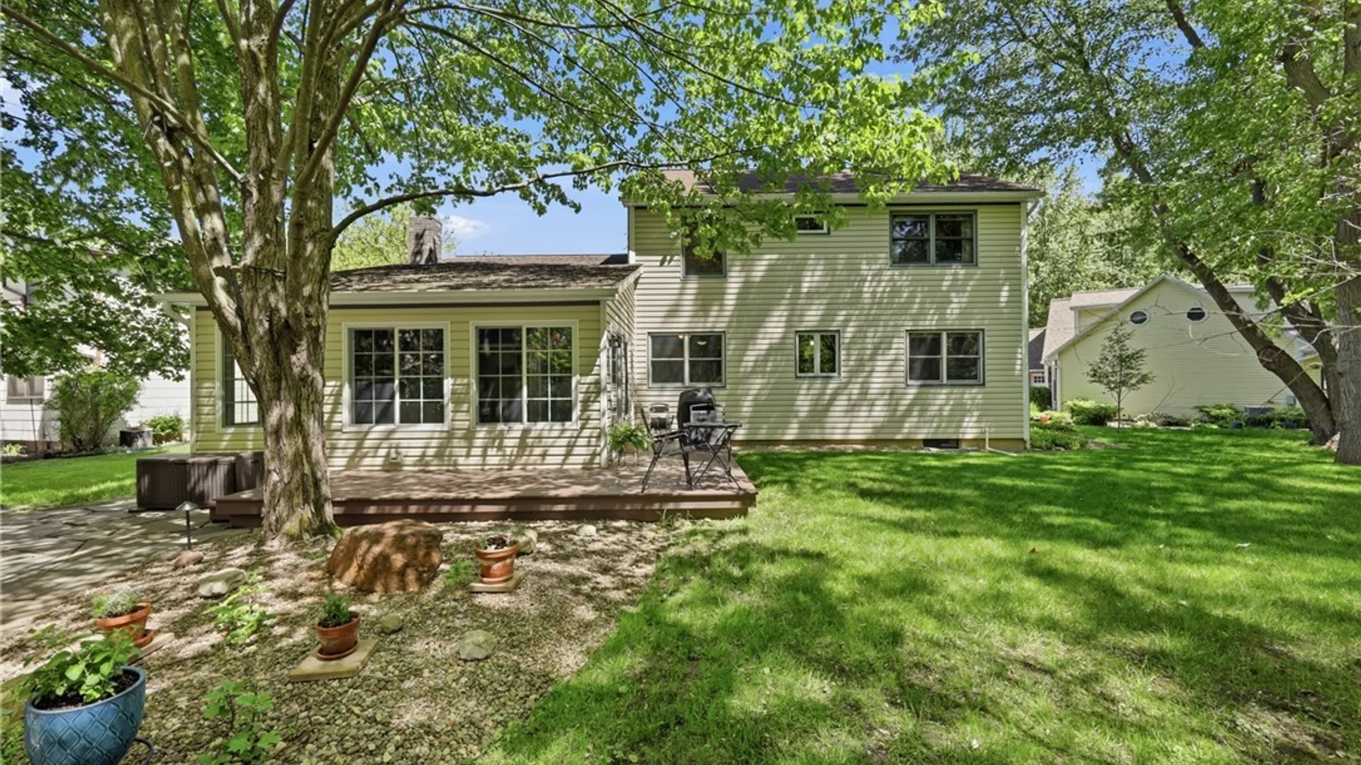 Property at 100 Bramhill Court, Amherst, NY 14051 35