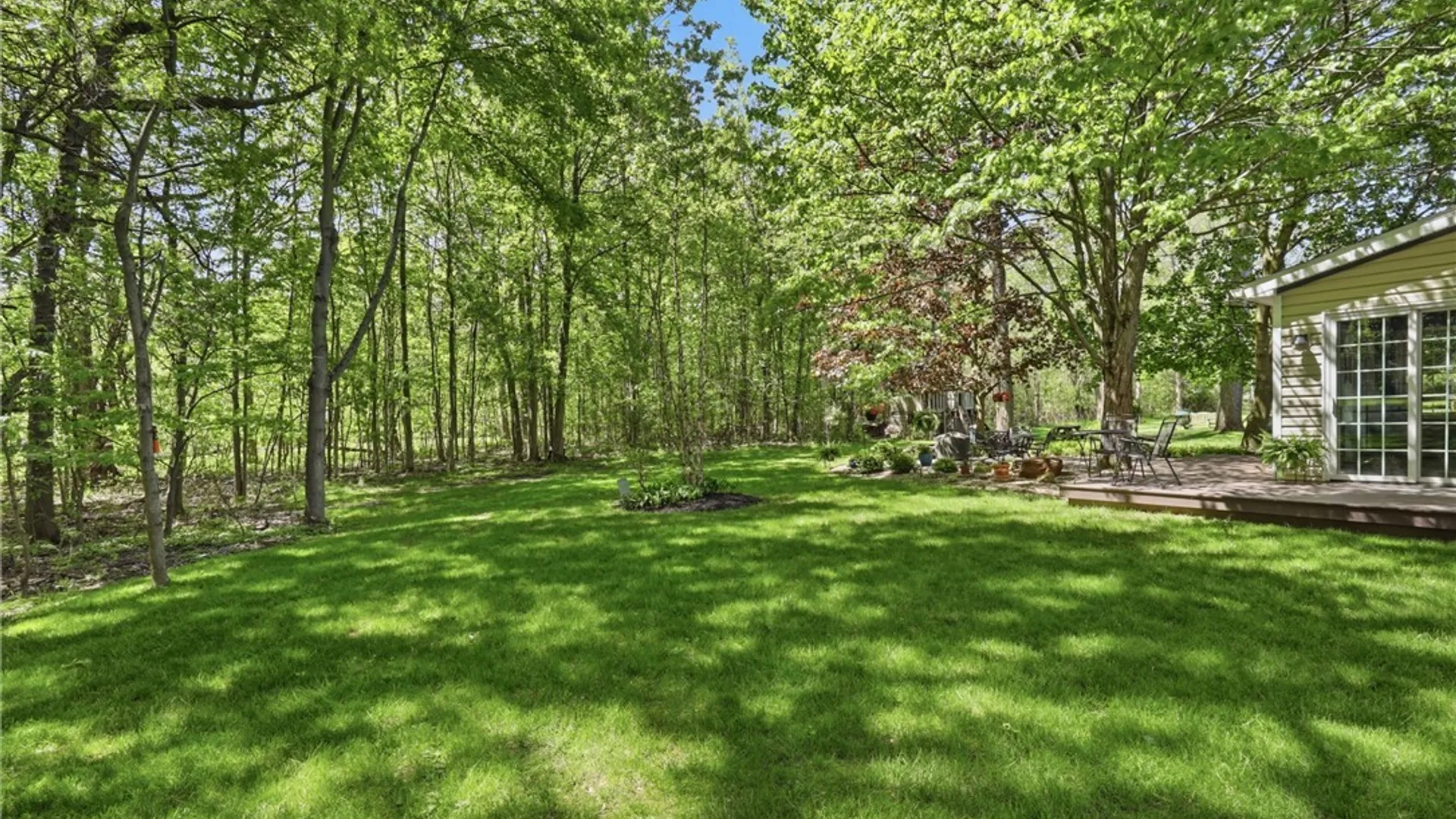 Property at 100 Bramhill Court, Amherst, NY 14051 37