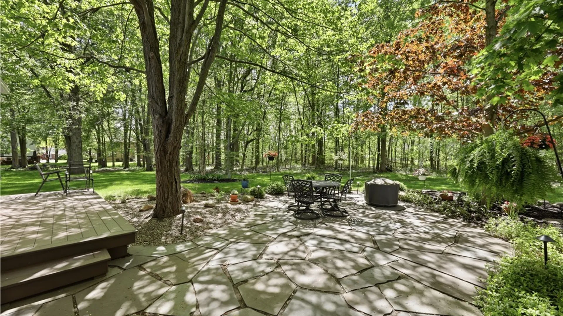 Property at 100 Bramhill Court, Amherst, NY 14051 38