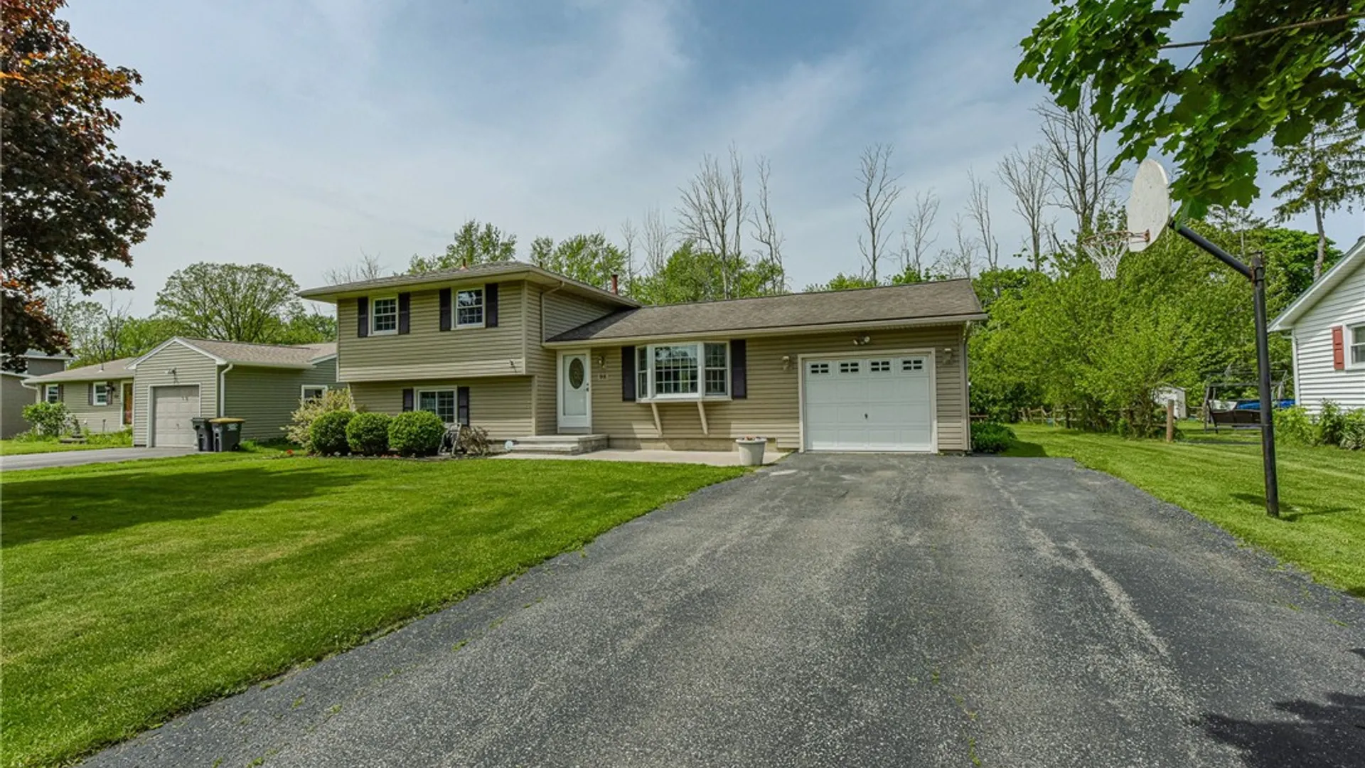 Property at 95 Ridgelea Court, Greece, NY 14615 3