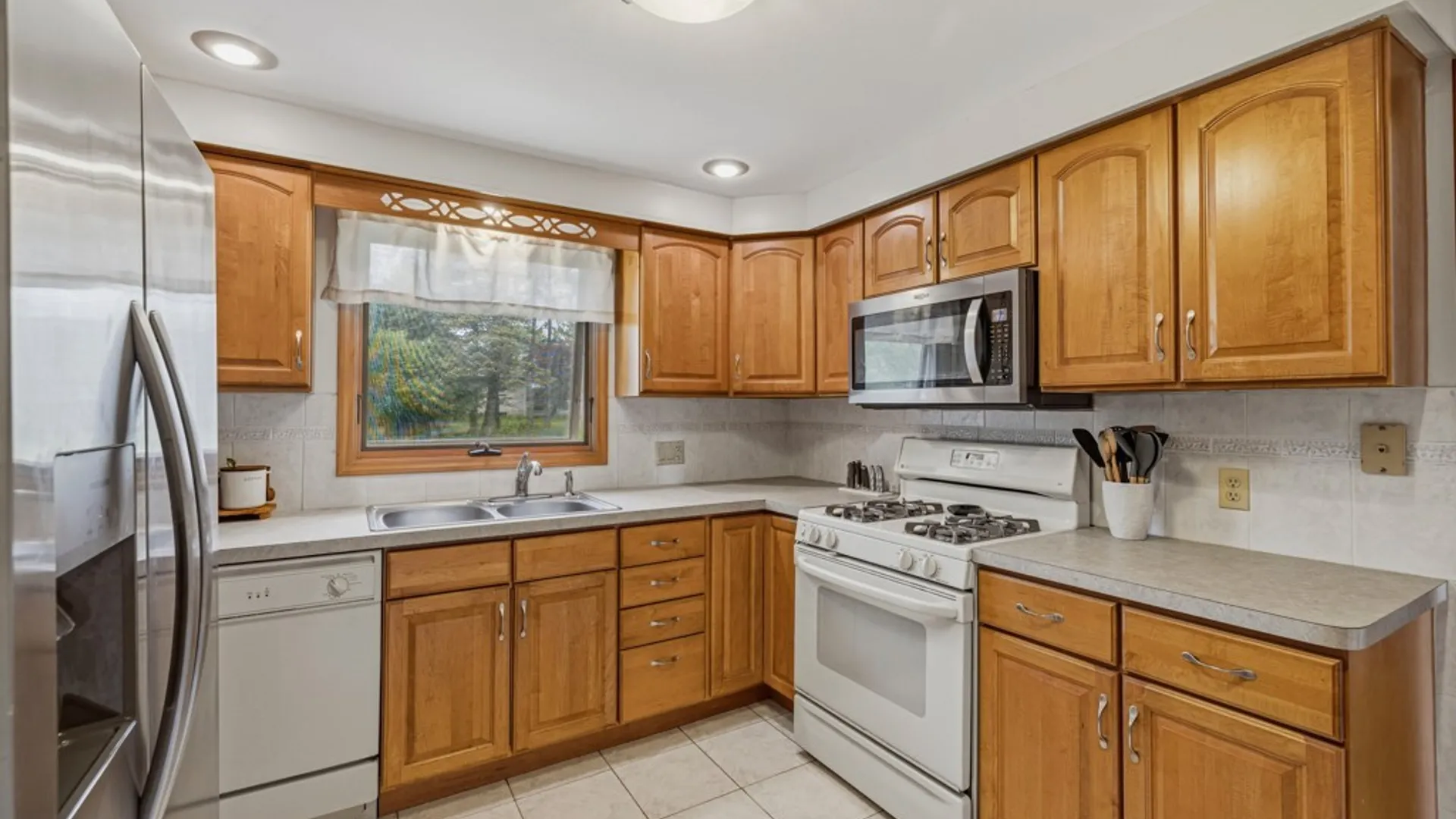 Property at 16 Preble Court, West Seneca, NY 14224 10