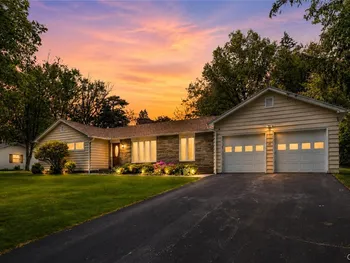 Property at 39 South Hills Drive, New Hartford, NY 13413