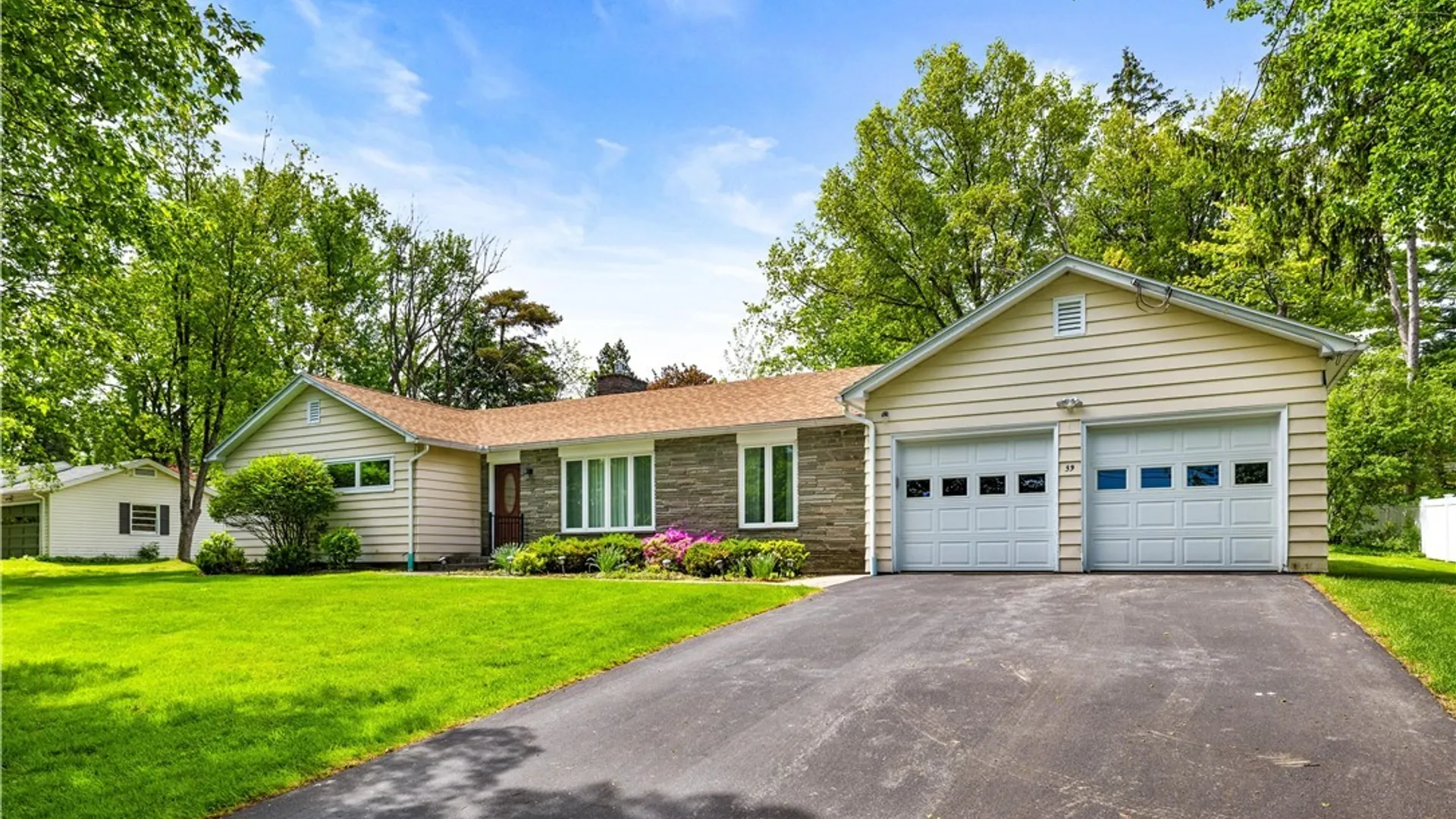 Property at 39 South Hills Drive, New Hartford, NY 13413 3