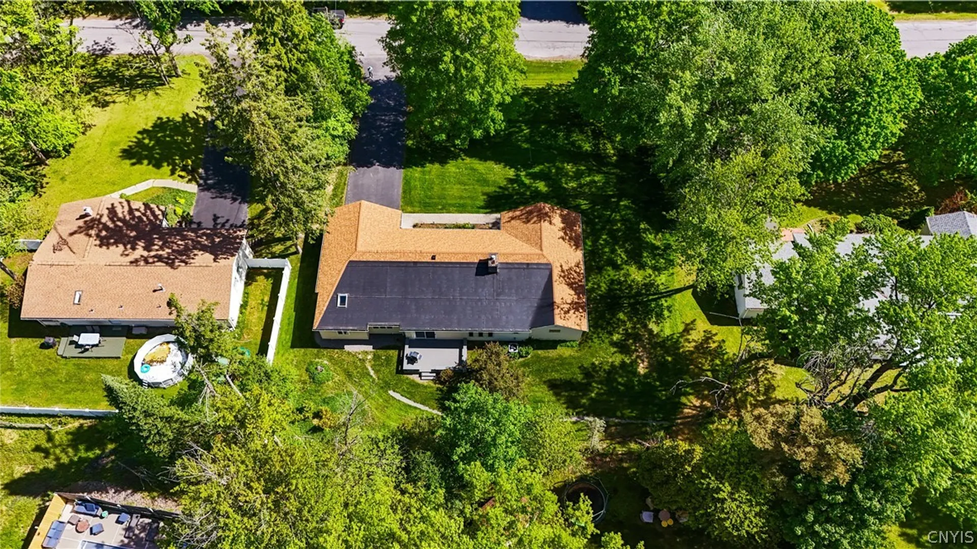 Property at 39 South Hills Drive, New Hartford, NY 13413 43