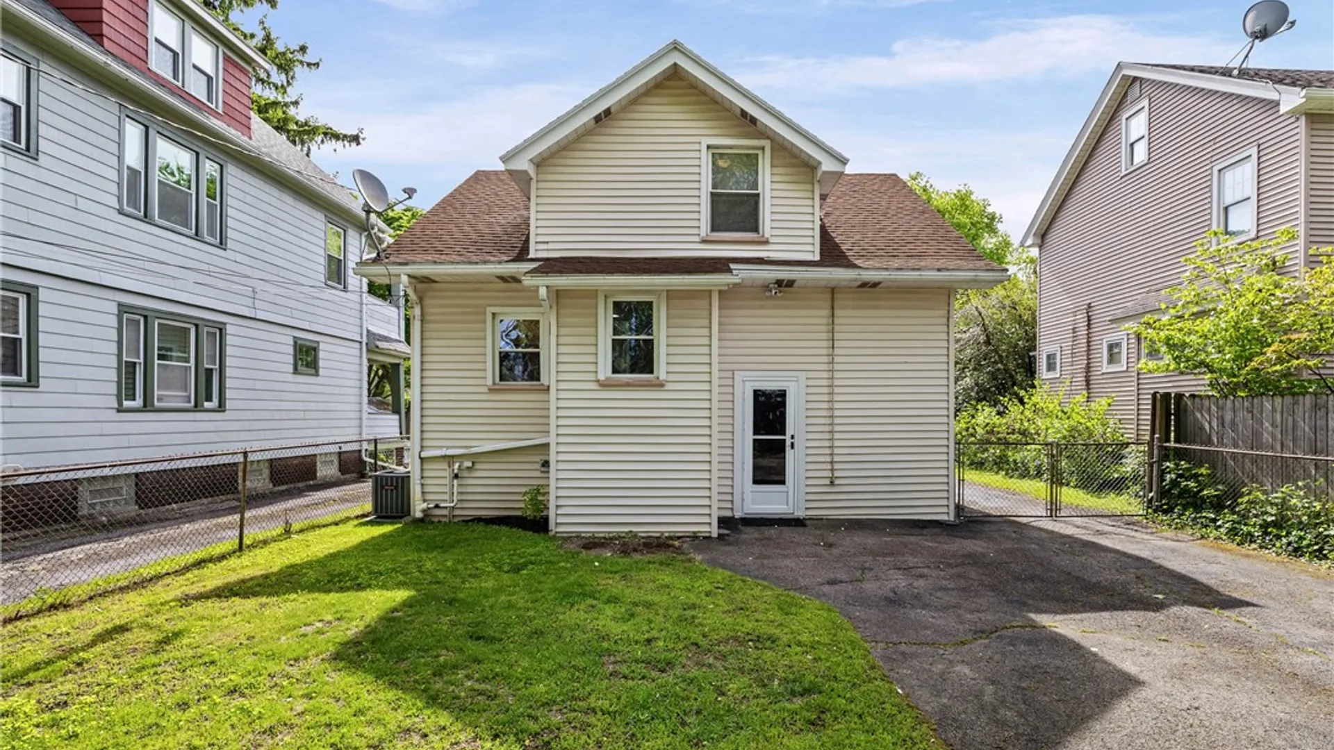 Property at 25 Coventry Avenue, Rochester, NY 14610 37