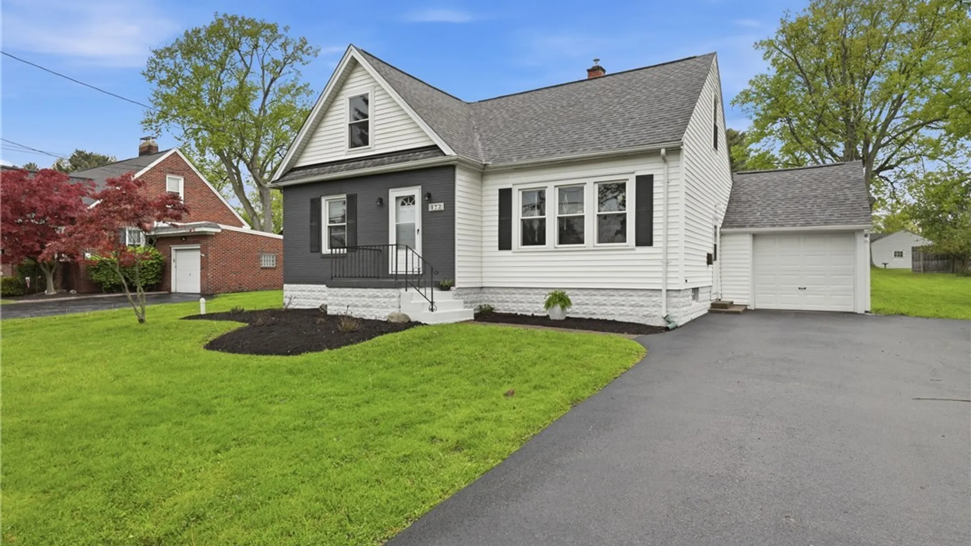 Property at 472 East And West Road, West Seneca, NY 14224 2