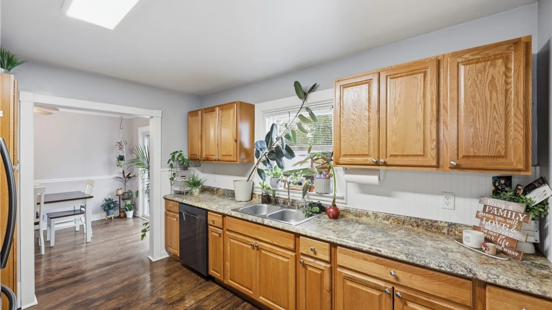 Property at 472 East And West Road, West Seneca, NY 14224 3