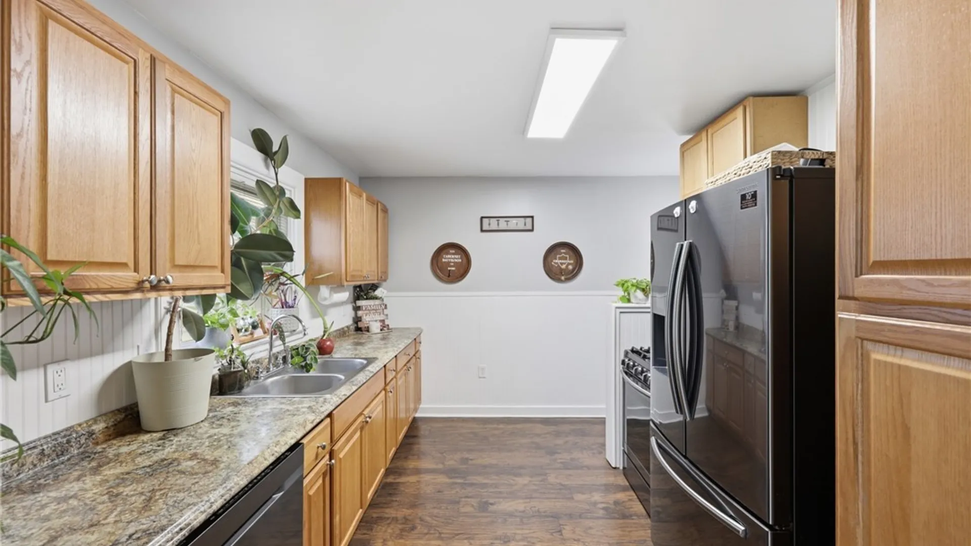 Property at 472 East And West Road, West Seneca, NY 14224 5