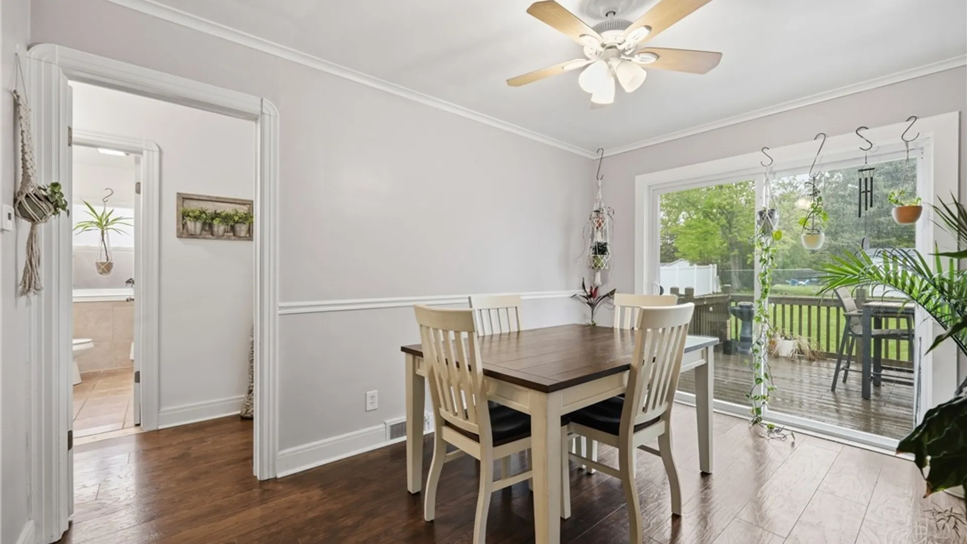 Property at 472 East And West Road, West Seneca, NY 14224 7
