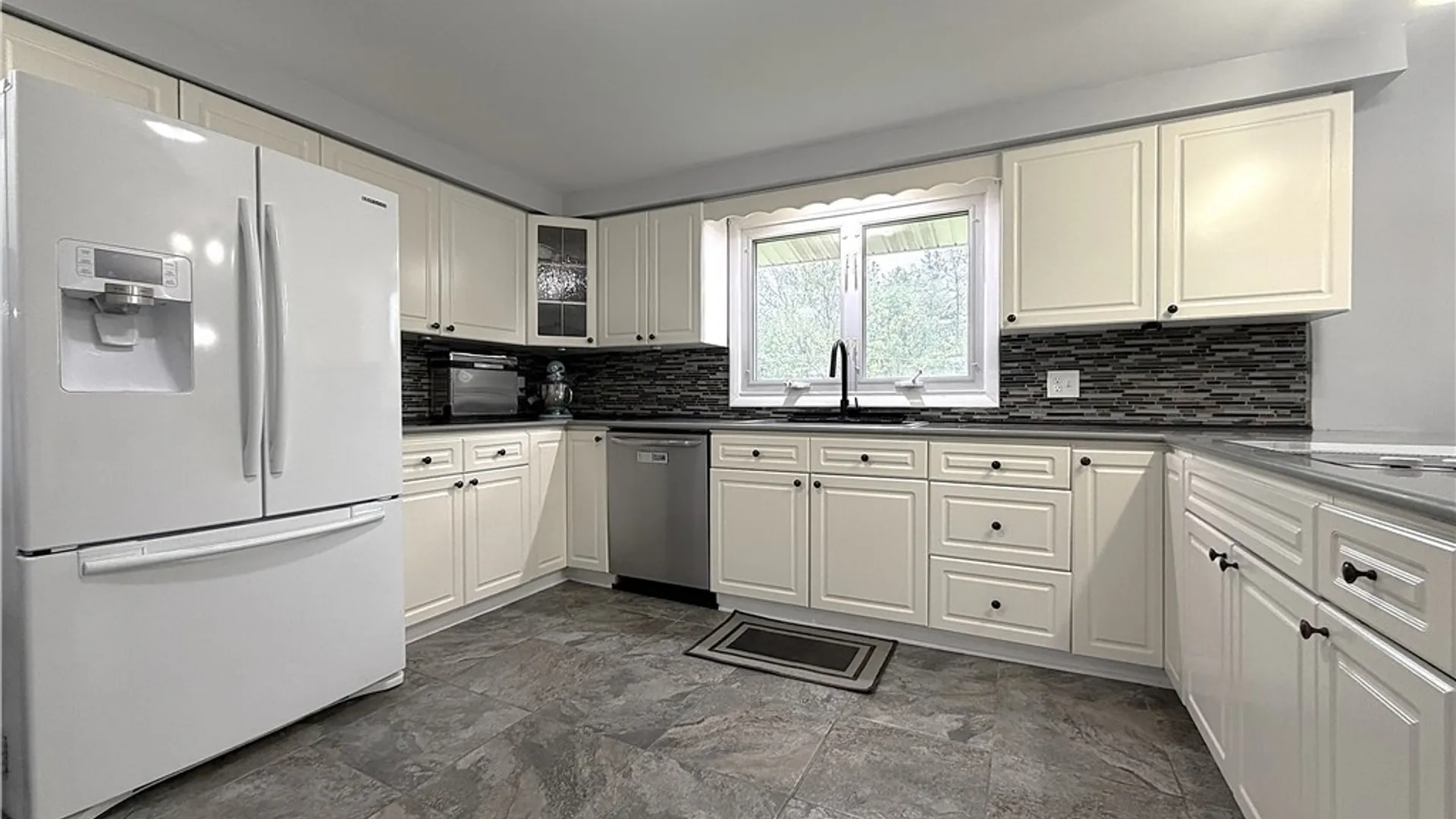 Property at 4858 Smiley Terrace, Clarence, NY 14031 15