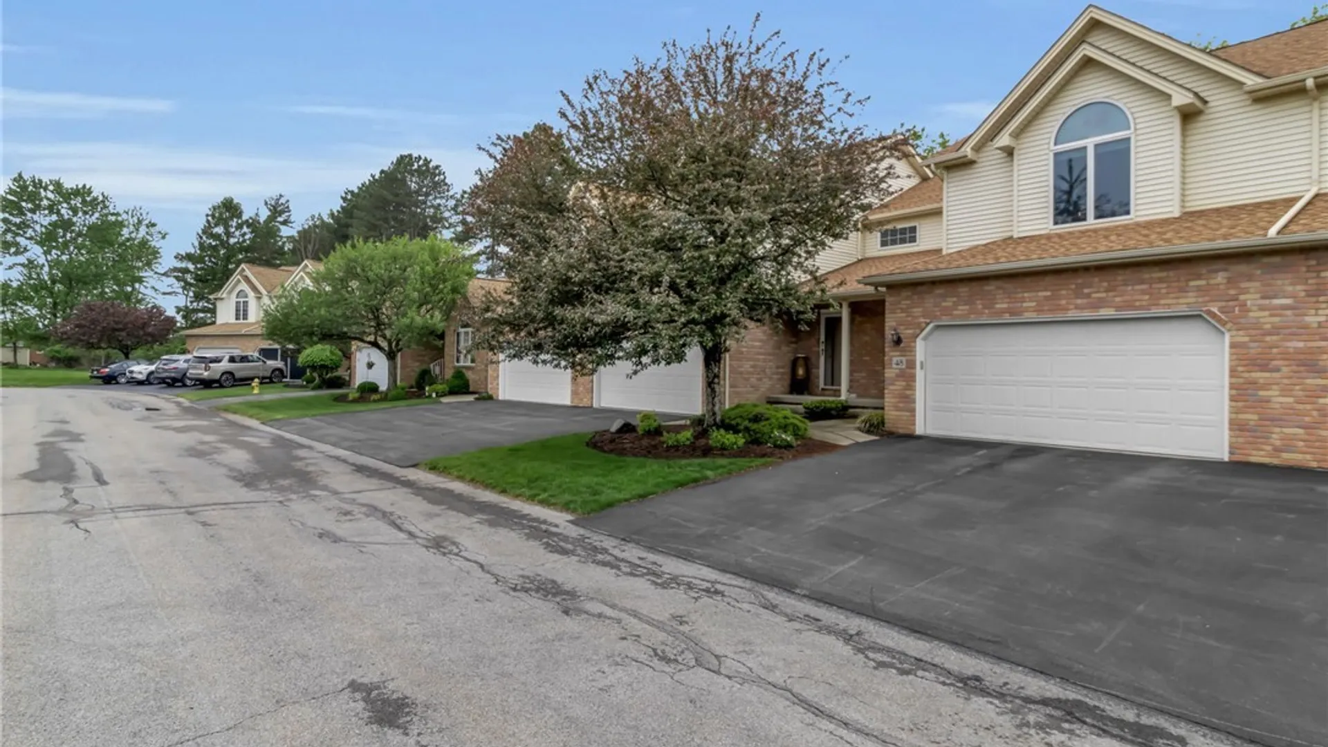 Property at 48 Pineview Court, West Seneca, NY 14224 36