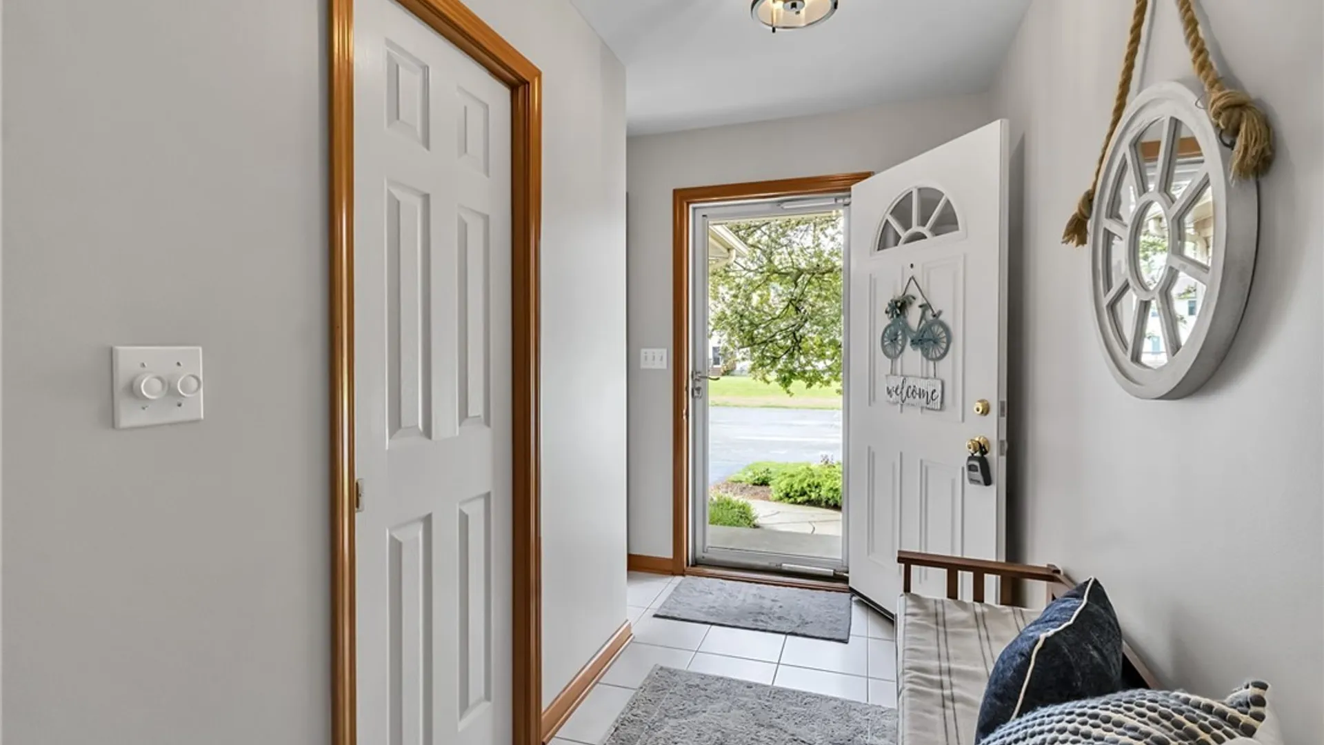 Property at 48 Pineview Court, West Seneca, NY 14224 4