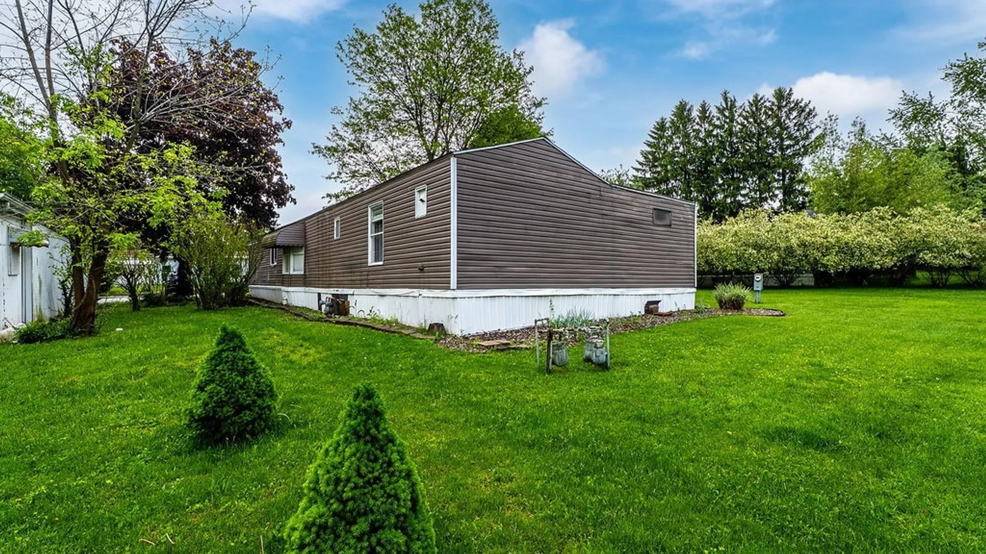 Property at 25 Jenny Court, Cheektowaga, NY 14225 28