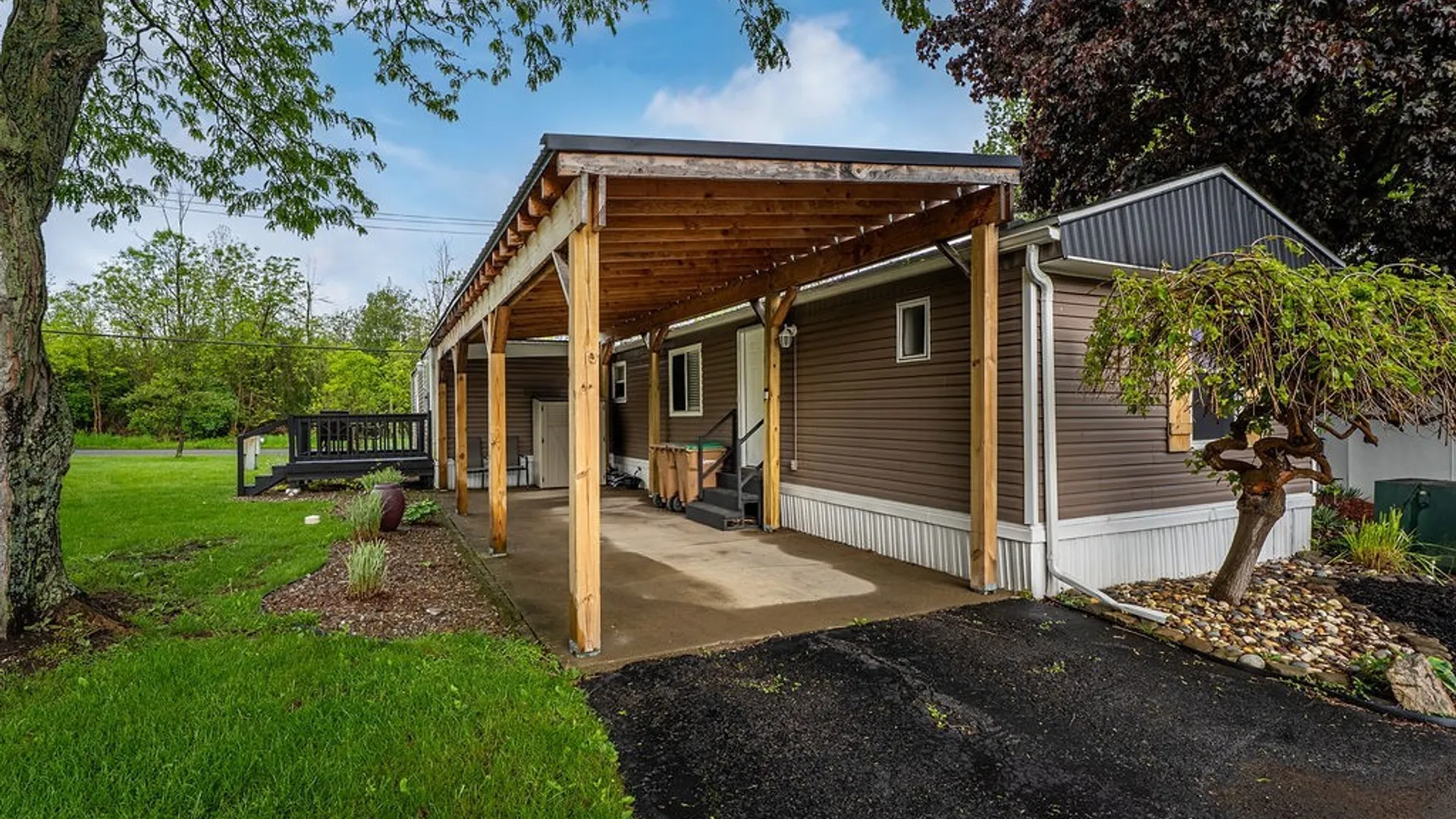 Property at 25 Jenny Court, Cheektowaga, NY 14225 3