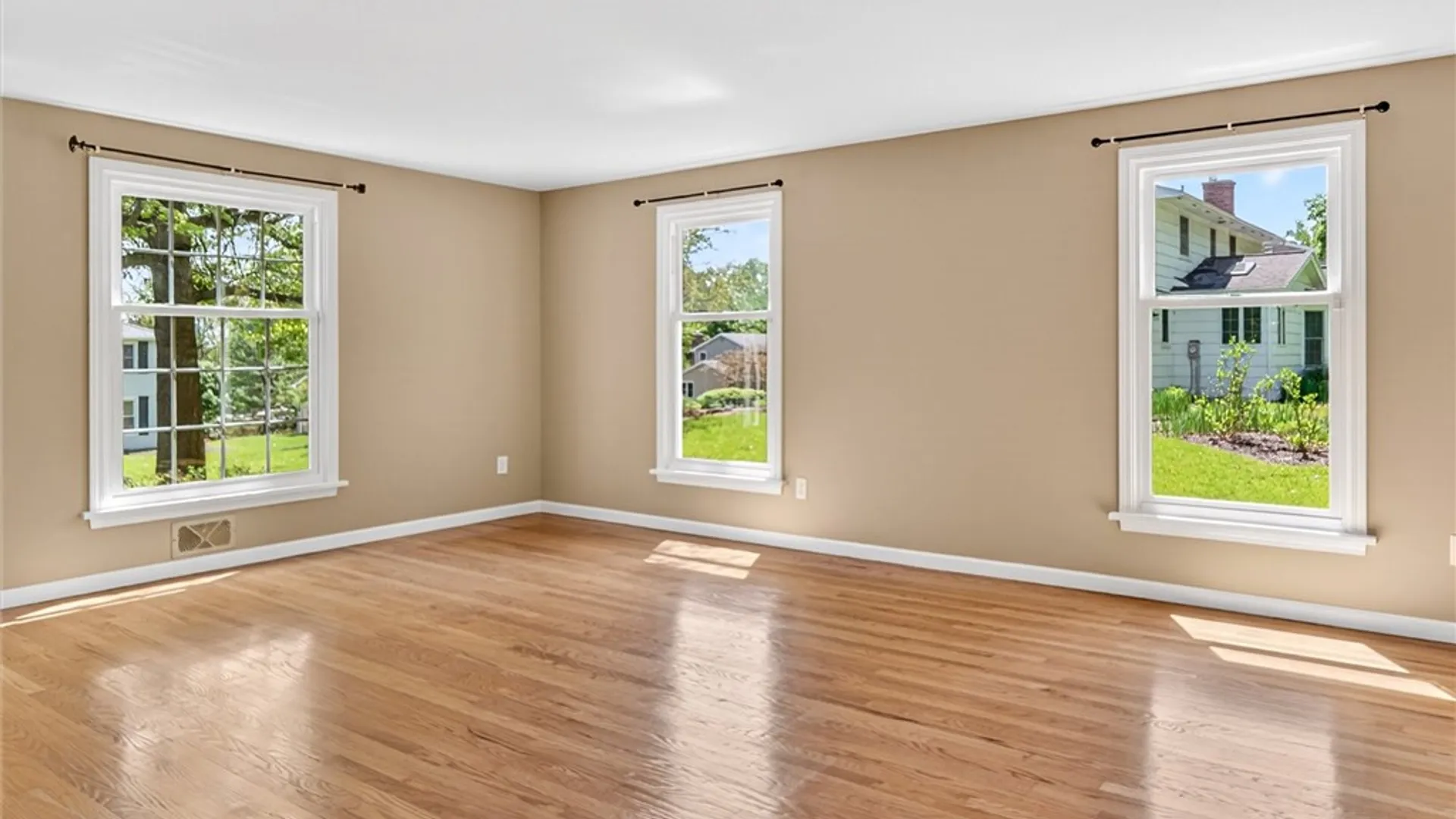 Property at 15 Bent Oak, Perinton, NY 14450 11