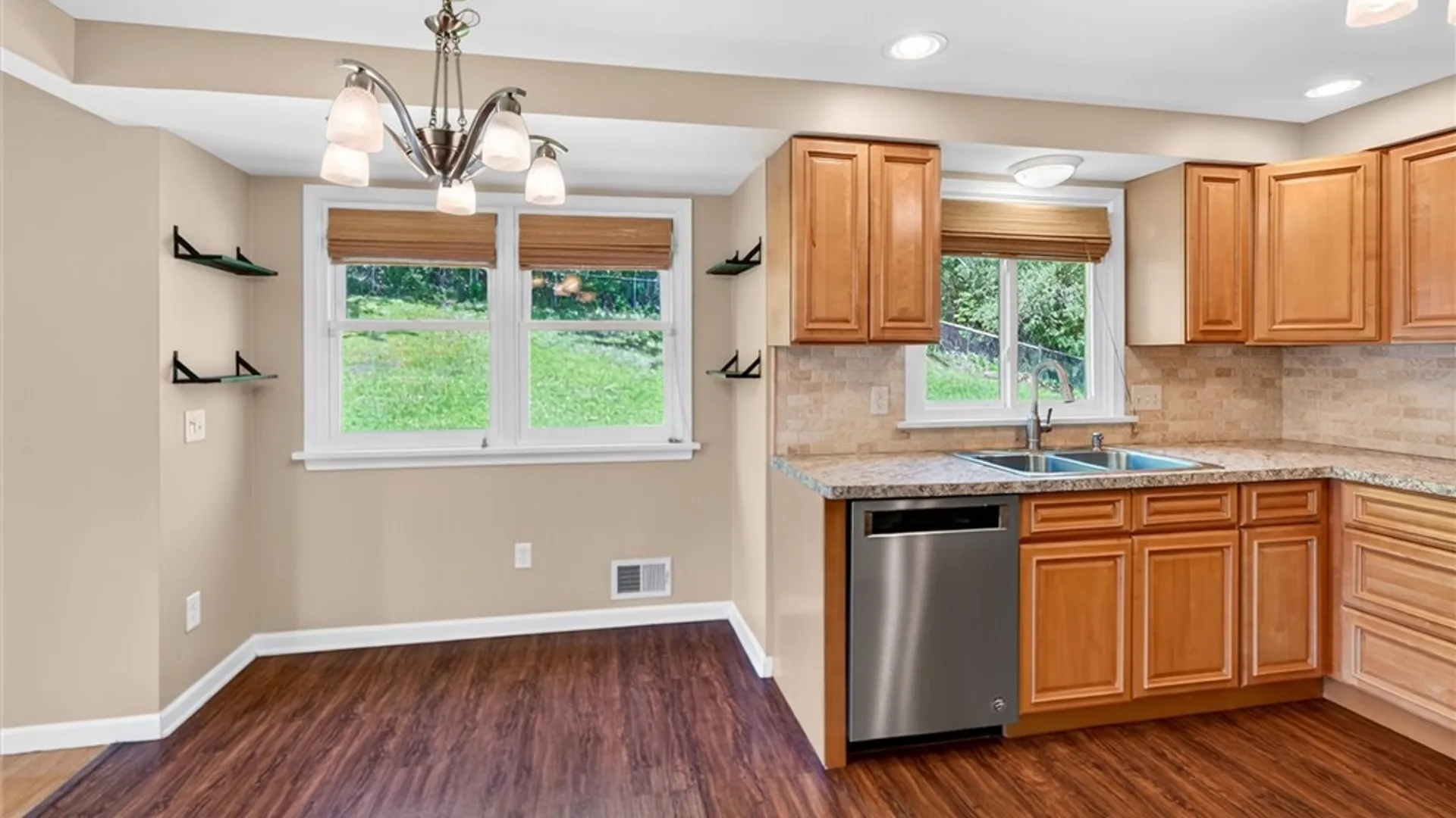 Property at 15 Bent Oak, Perinton, NY 14450 14