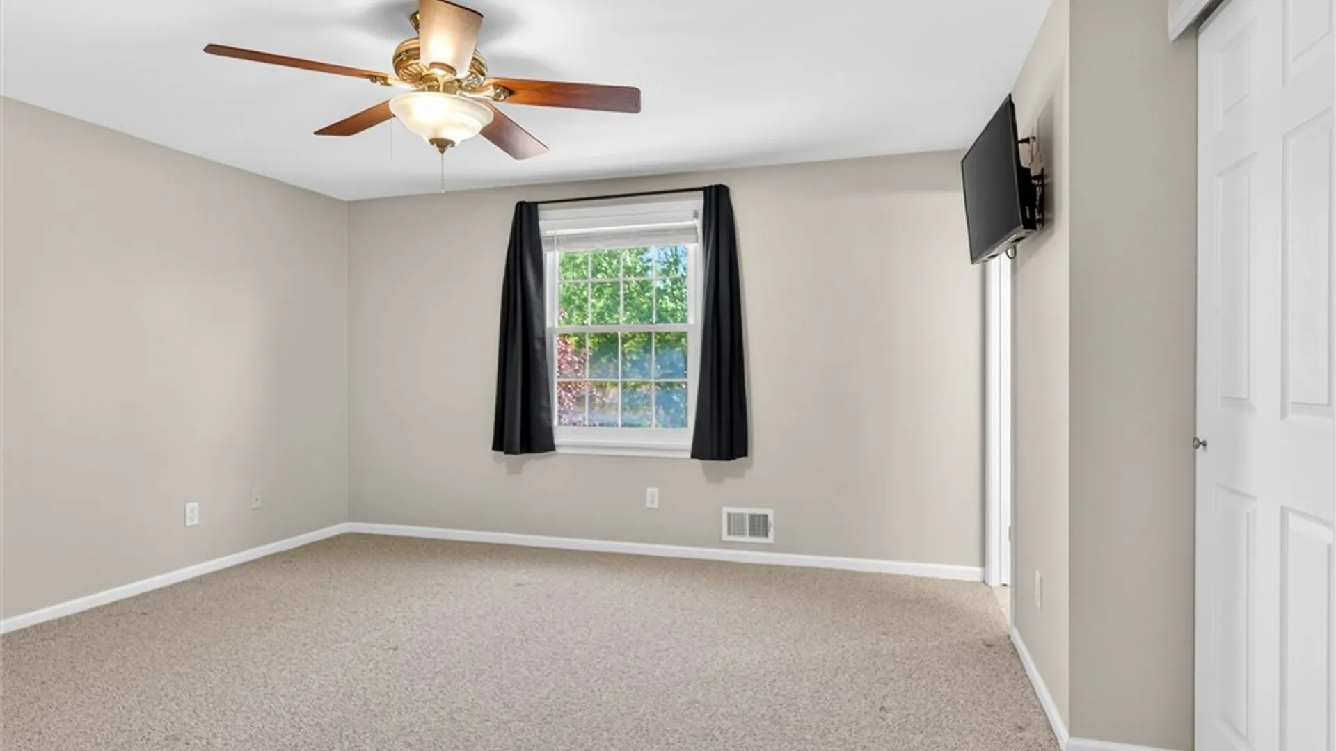 Property at 15 Bent Oak, Perinton, NY 14450 31