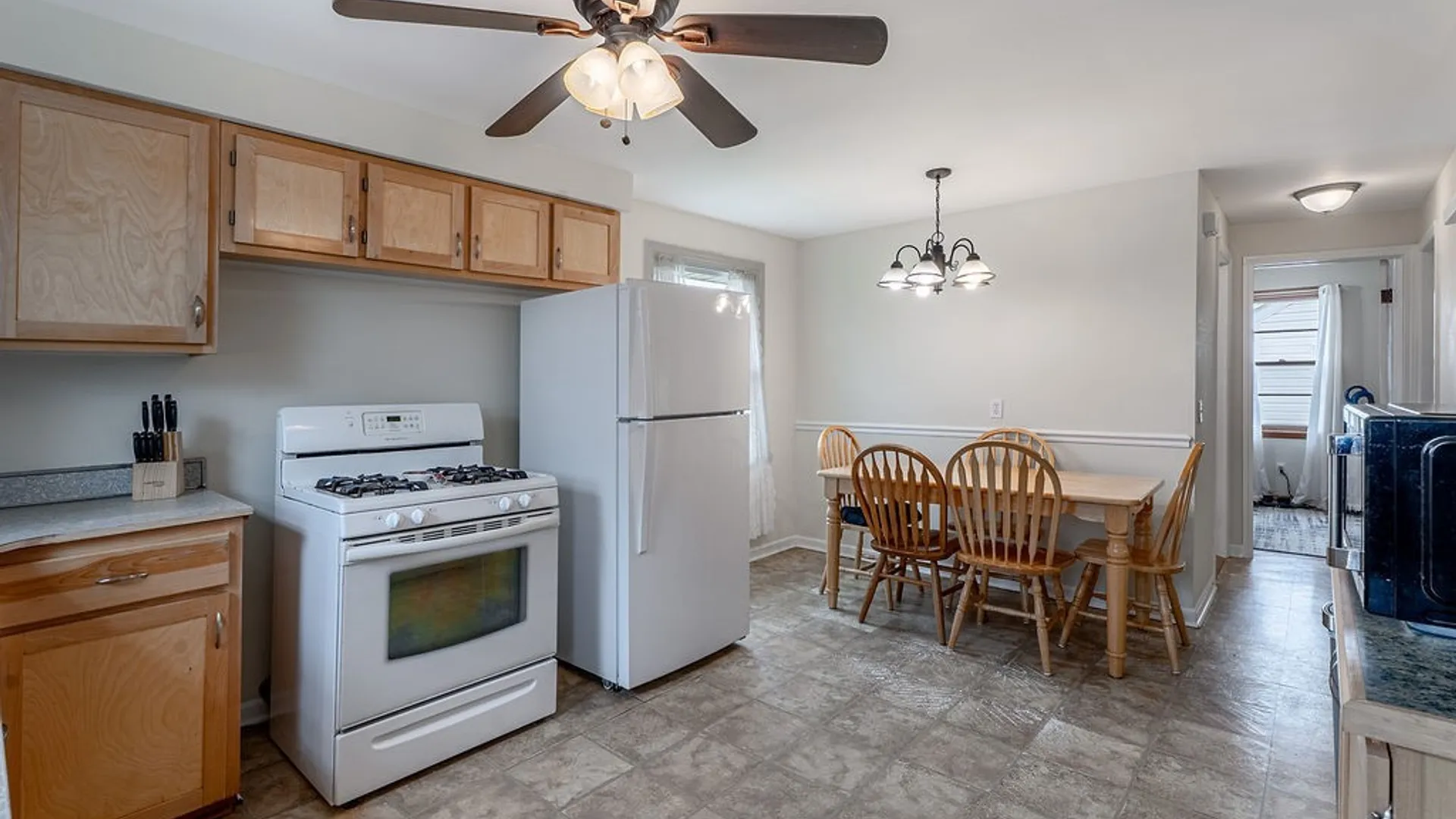 Property at 246 N Willowlawn Parkway, Cheektowaga, NY 14206 11