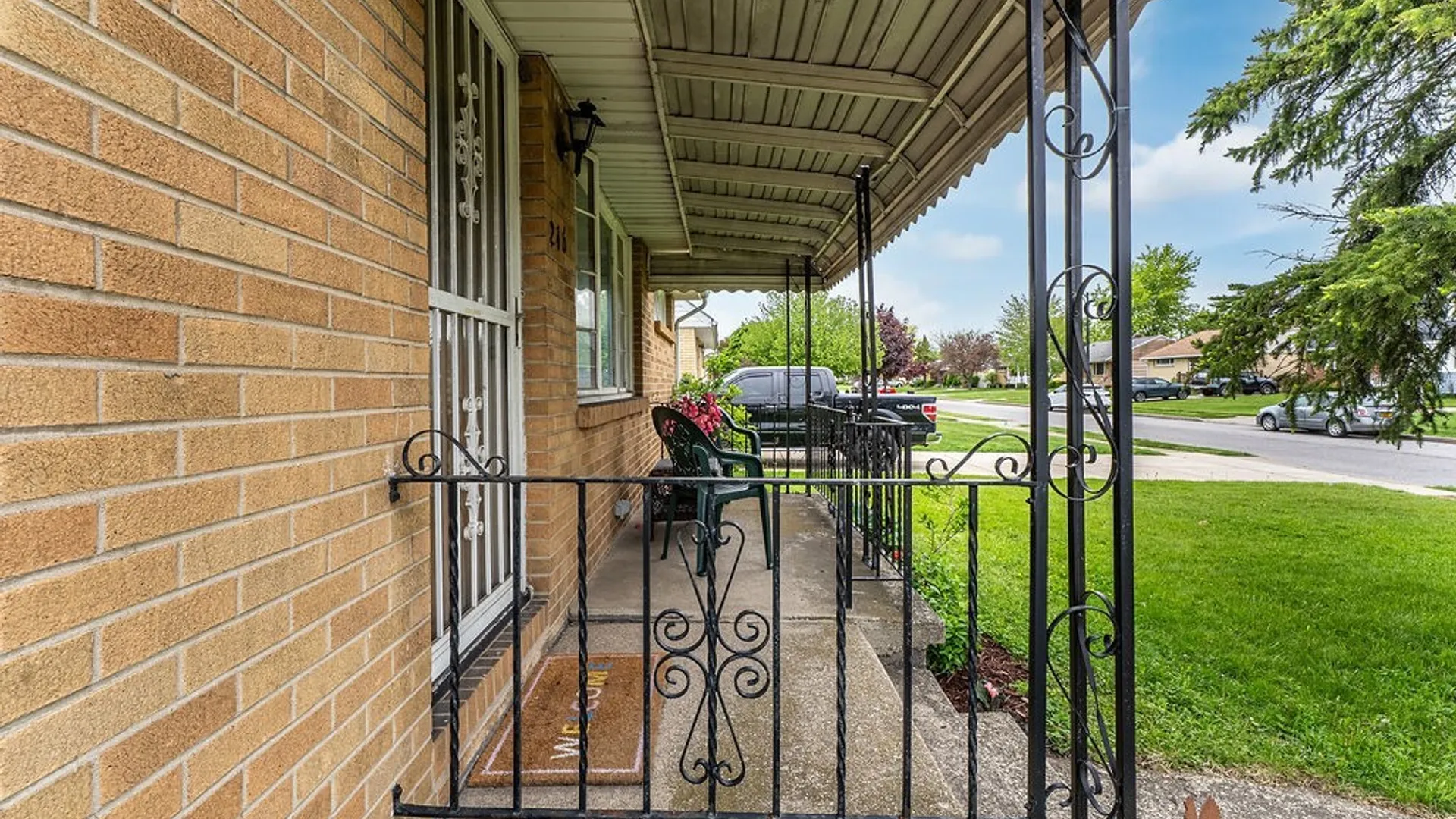 Property at 246 N Willowlawn Parkway, Cheektowaga, NY 14206 3