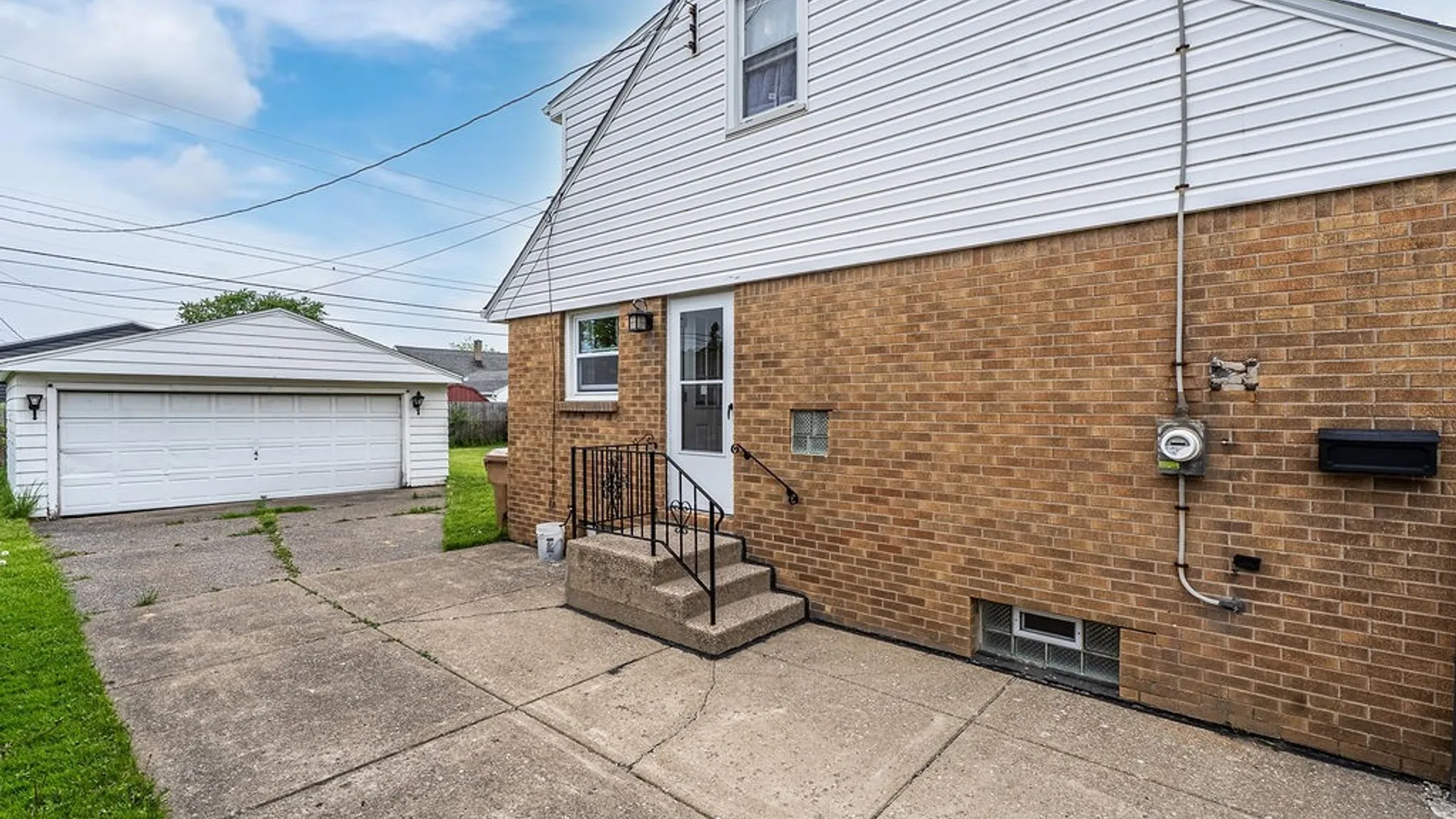 Property at 246 N Willowlawn Parkway, Cheektowaga, NY 14206 32