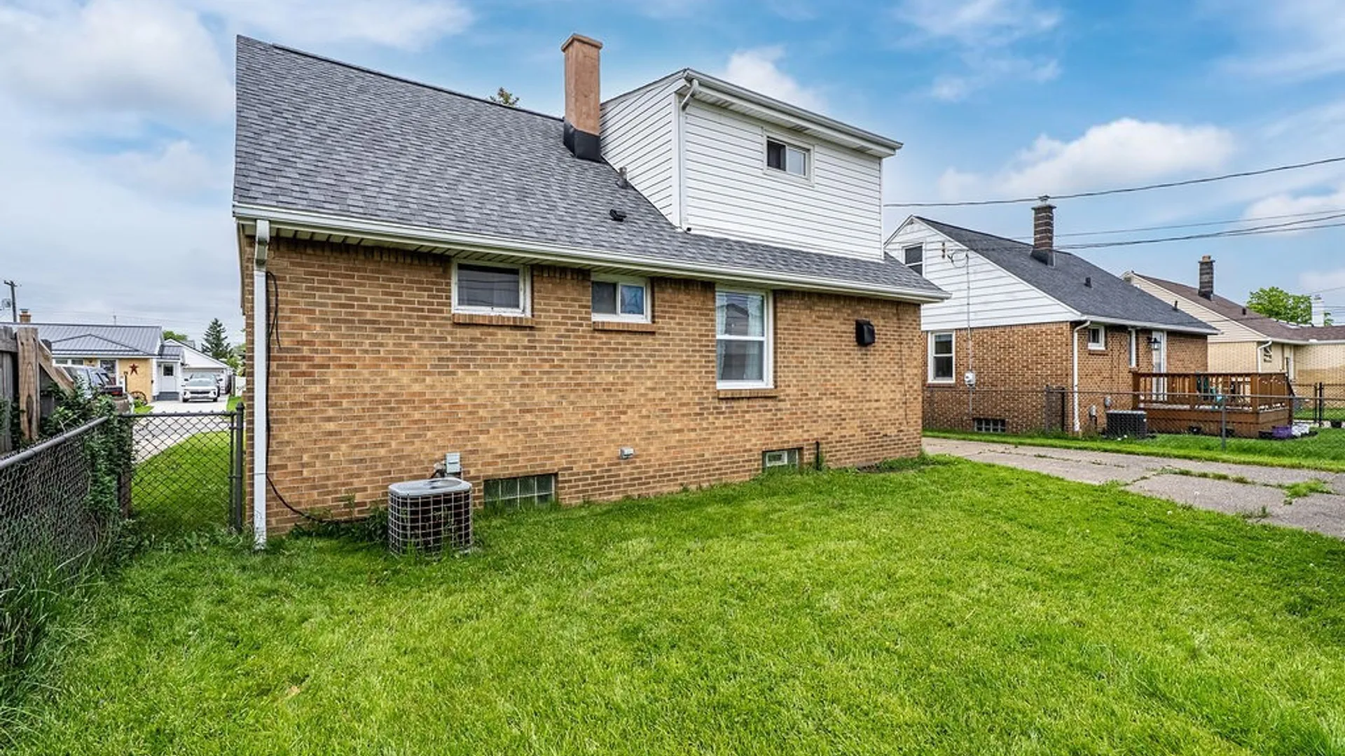 Property at 246 N Willowlawn Parkway, Cheektowaga, NY 14206 34