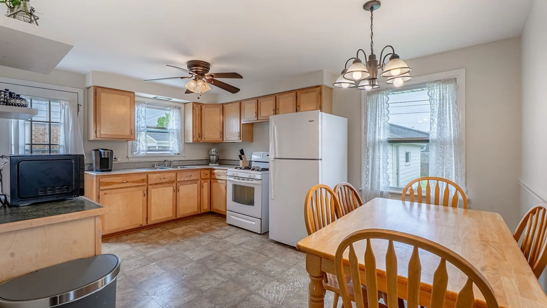 Property at 246 N Willowlawn Parkway, Cheektowaga, NY 14206 8