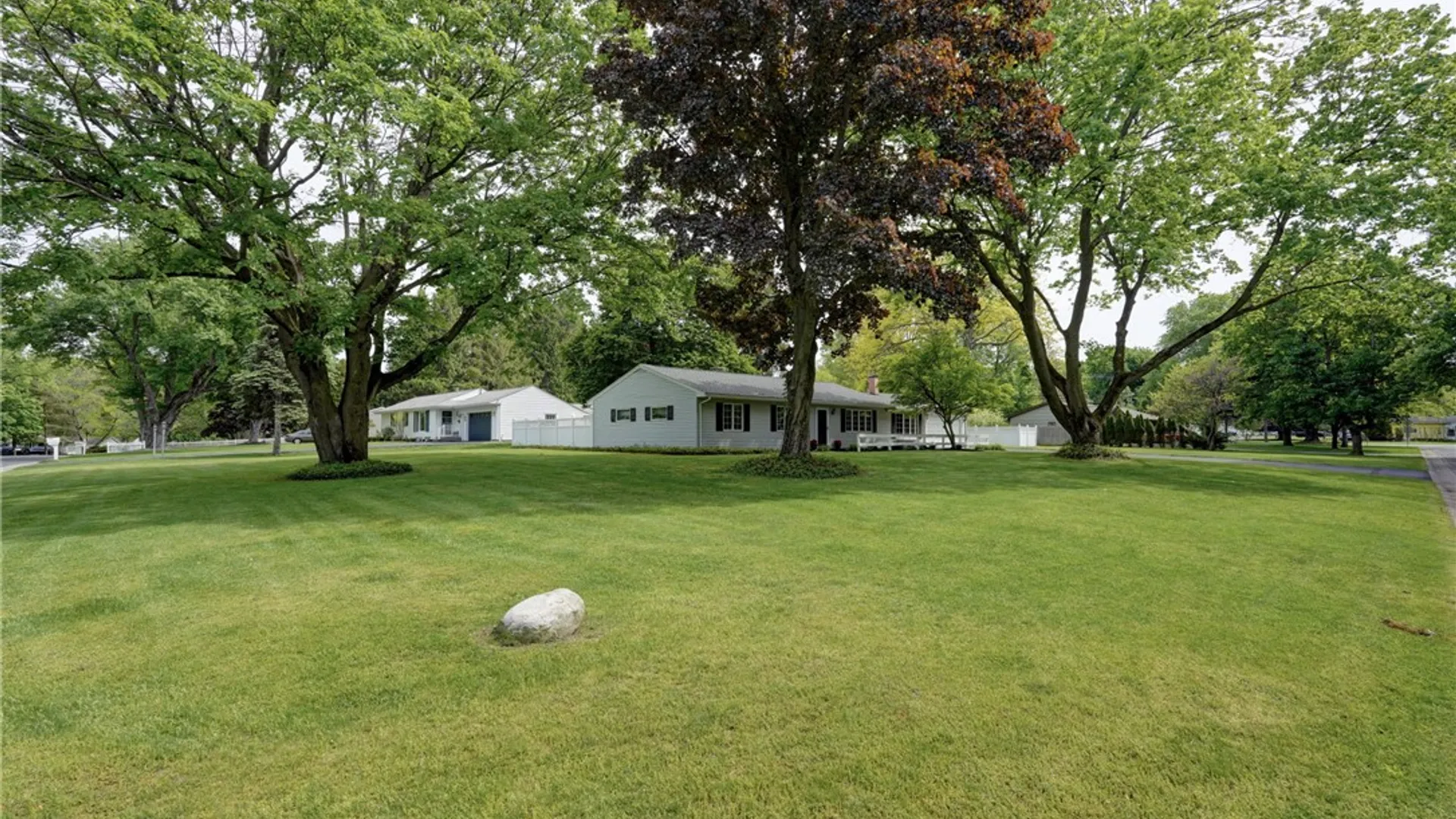 Property at 24 Cullens Run, Pittsford, NY 14534 10