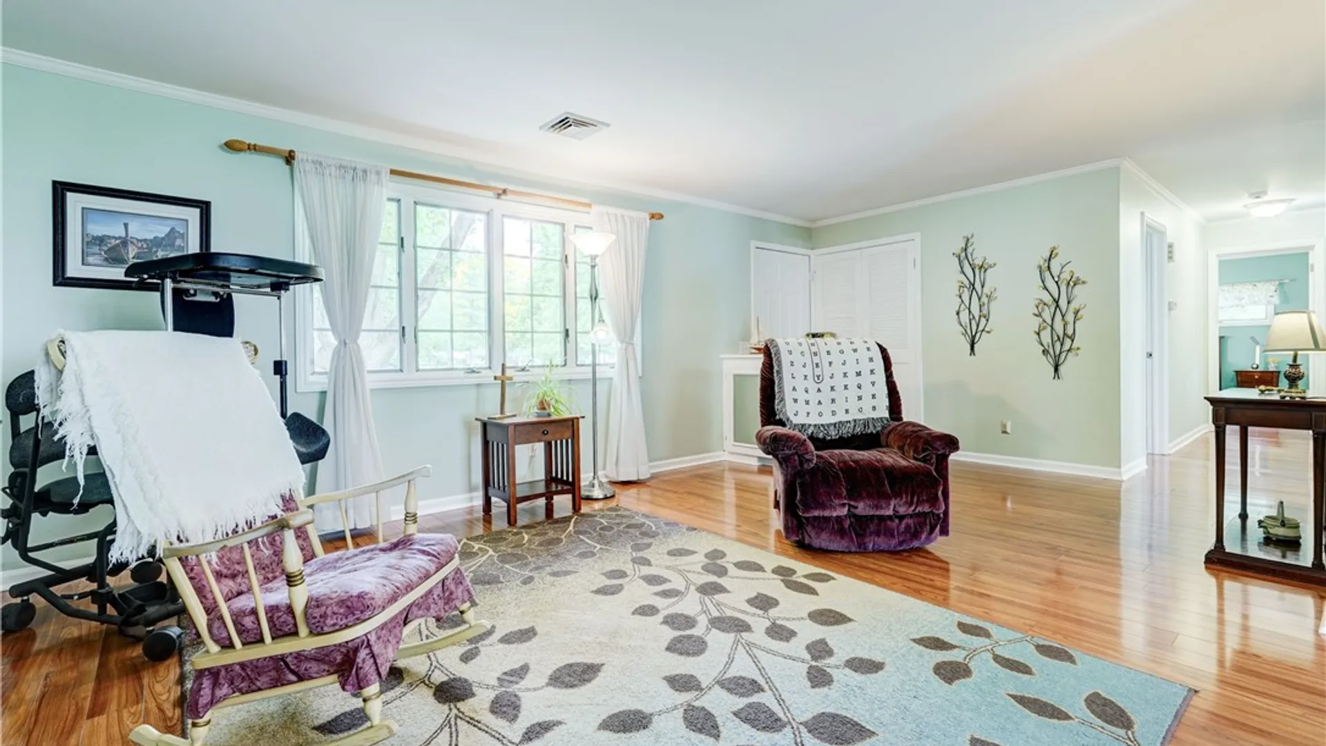 Property at 24 Cullens Run, Pittsford, NY 14534 16