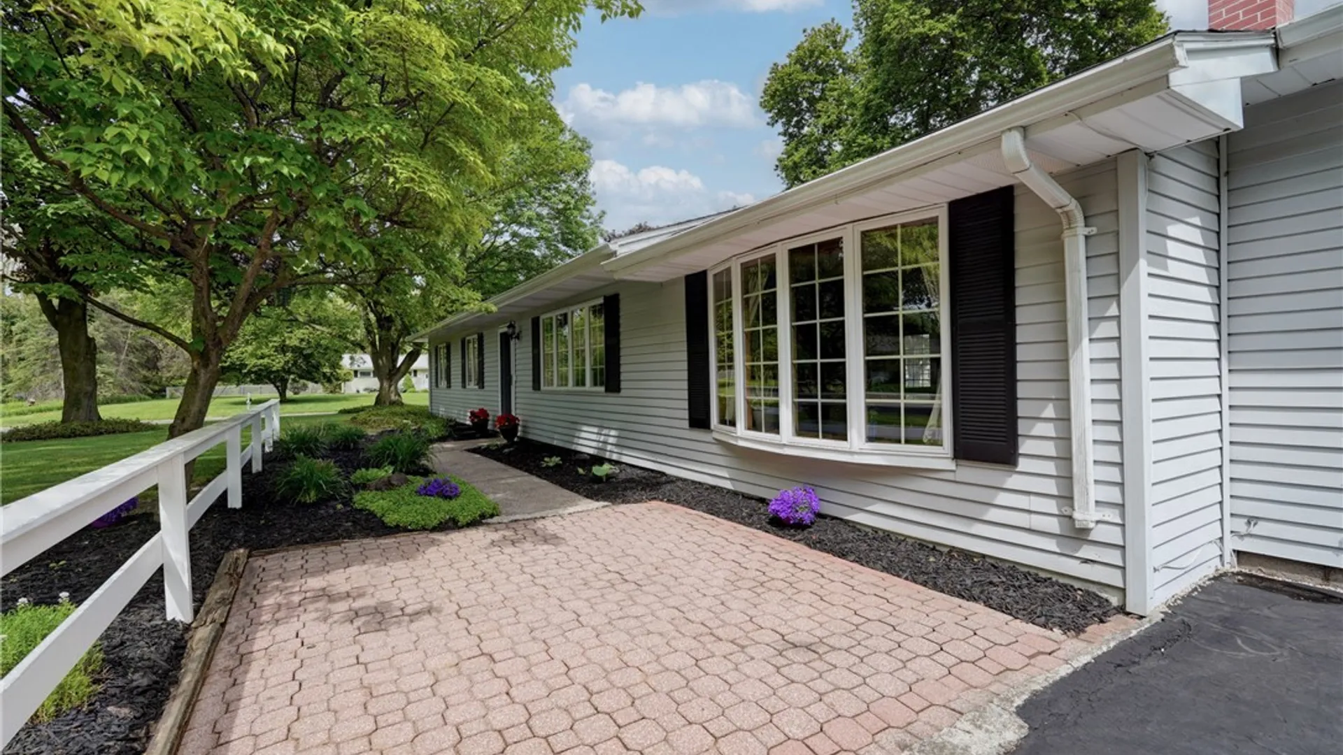 Property at 24 Cullens Run, Pittsford, NY 14534 4