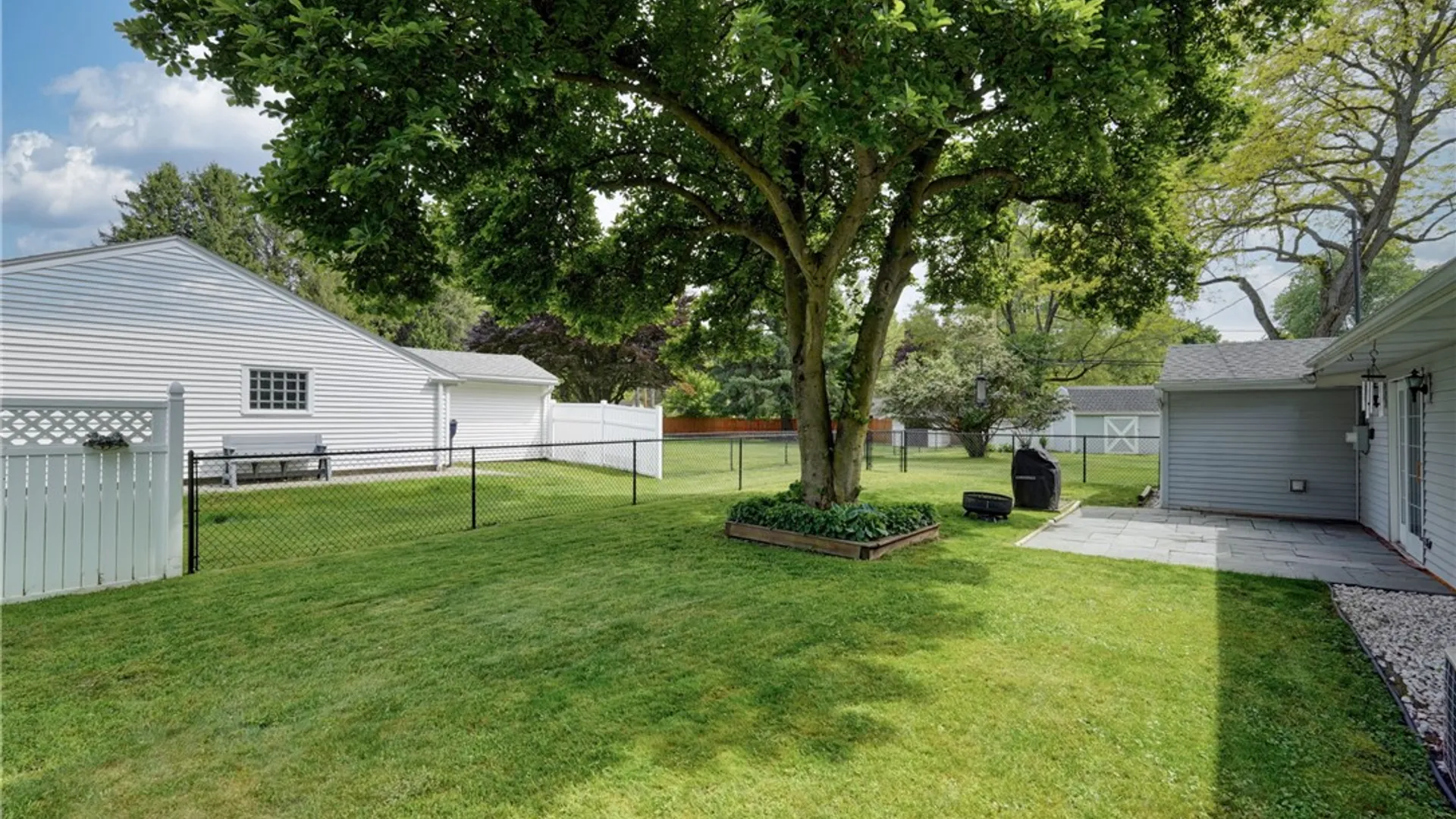 Property at 24 Cullens Run, Pittsford, NY 14534 8