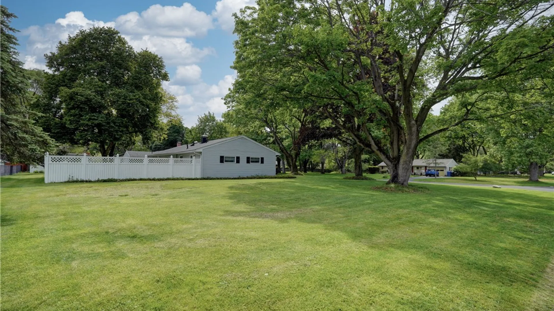 Property at 24 Cullens Run, Pittsford, NY 14534 9