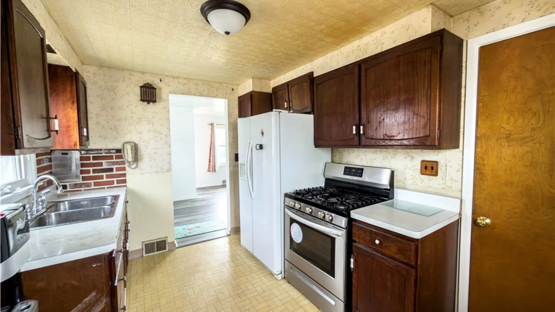 Property at 149 Thurston Avenue, Tonawanda, NY 14217 8