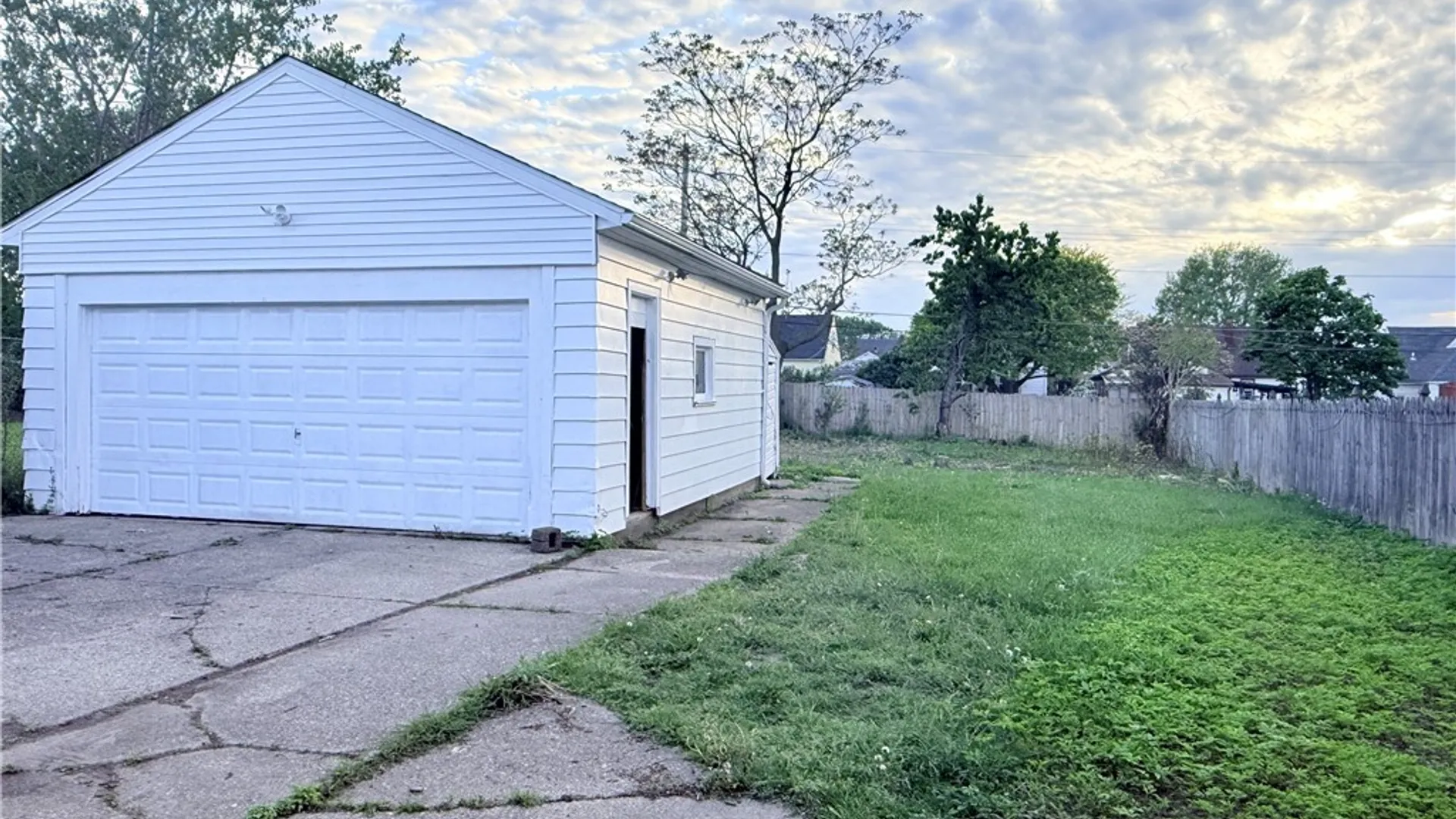 Property at 2410 Harlem Road, Cheektowaga, NY 14225 13