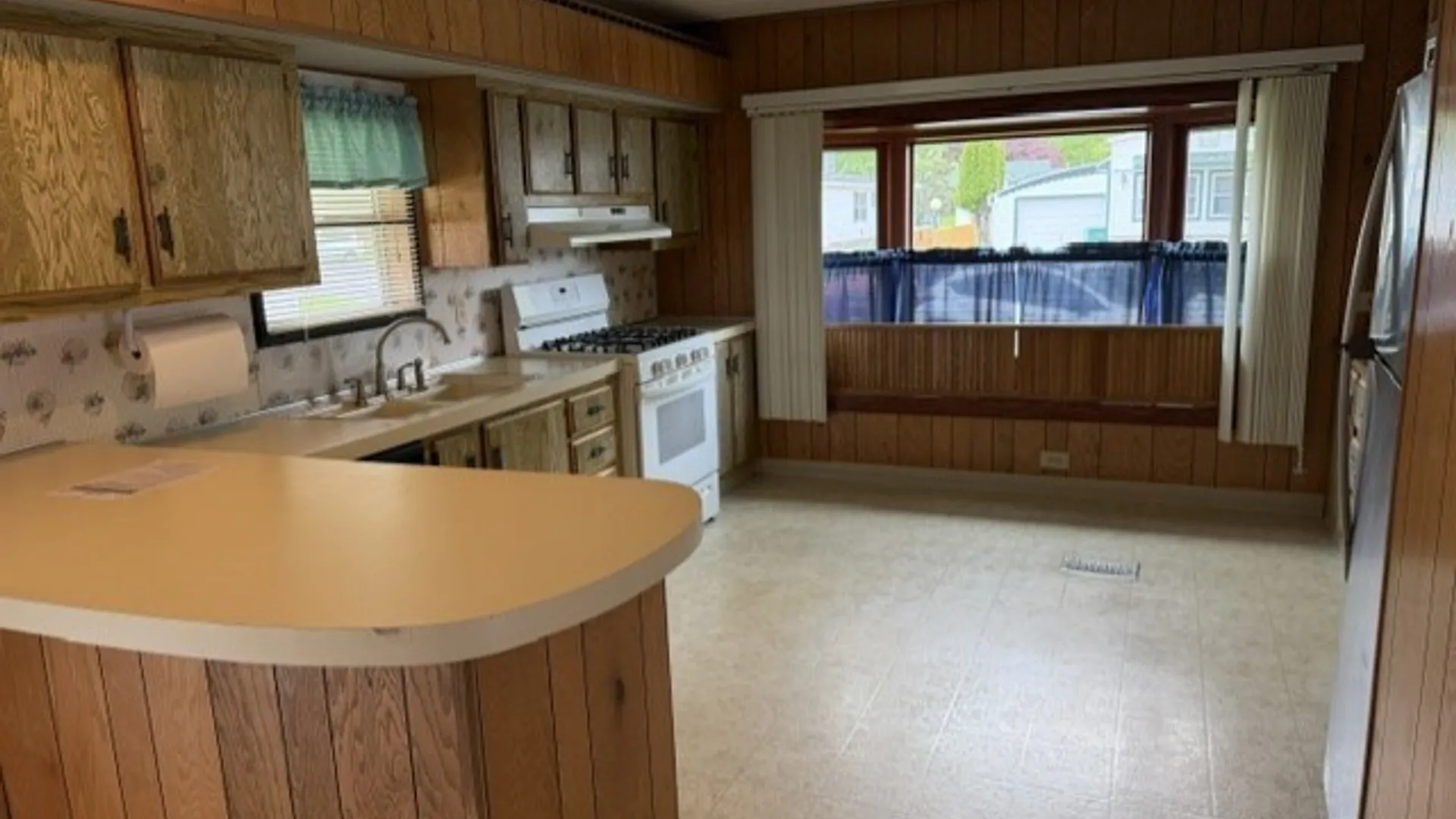 Property at 13 Lorraine Place, West Seneca, NY 14224 12